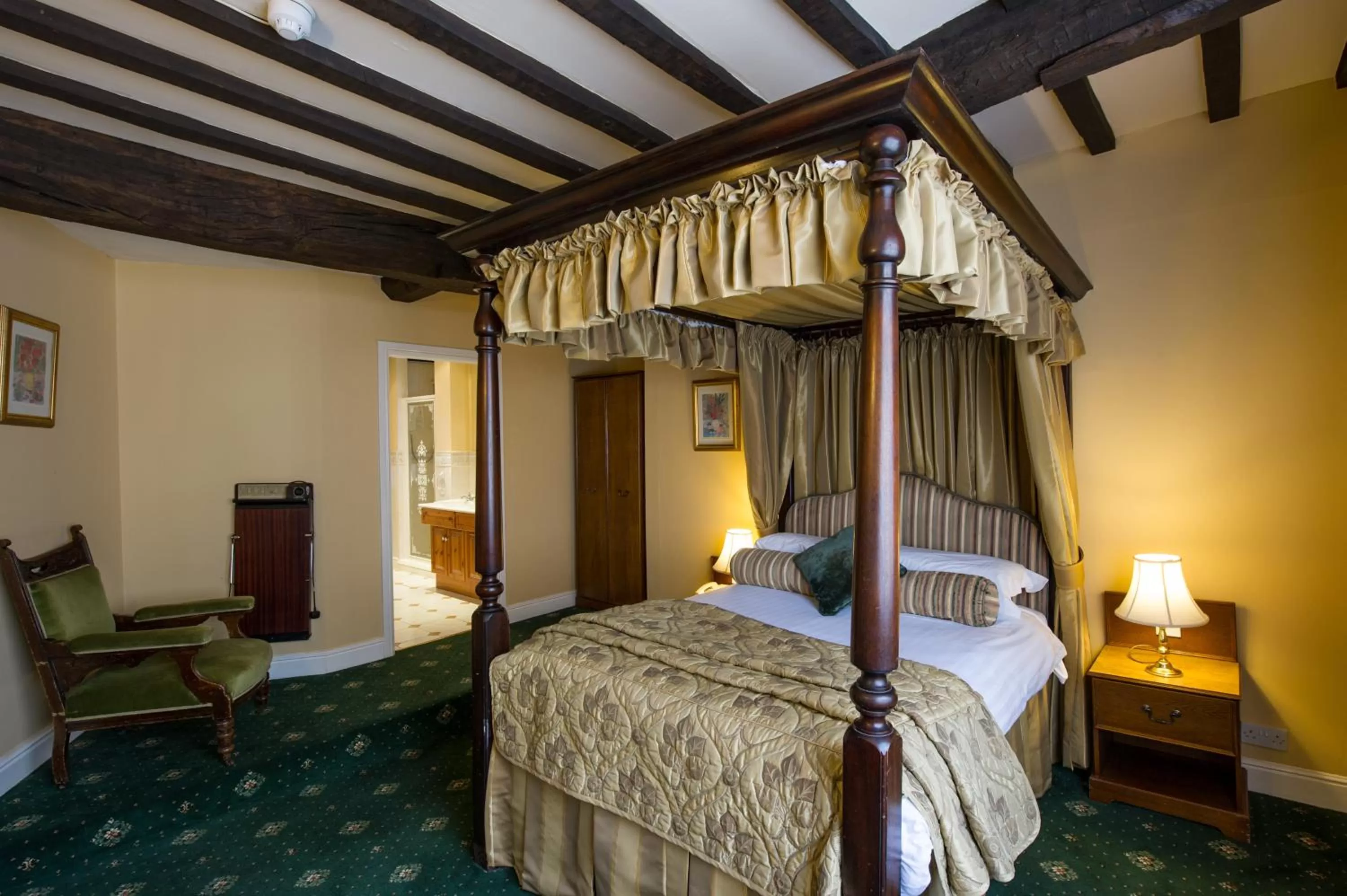 Bed in Prince Rupert Hotel