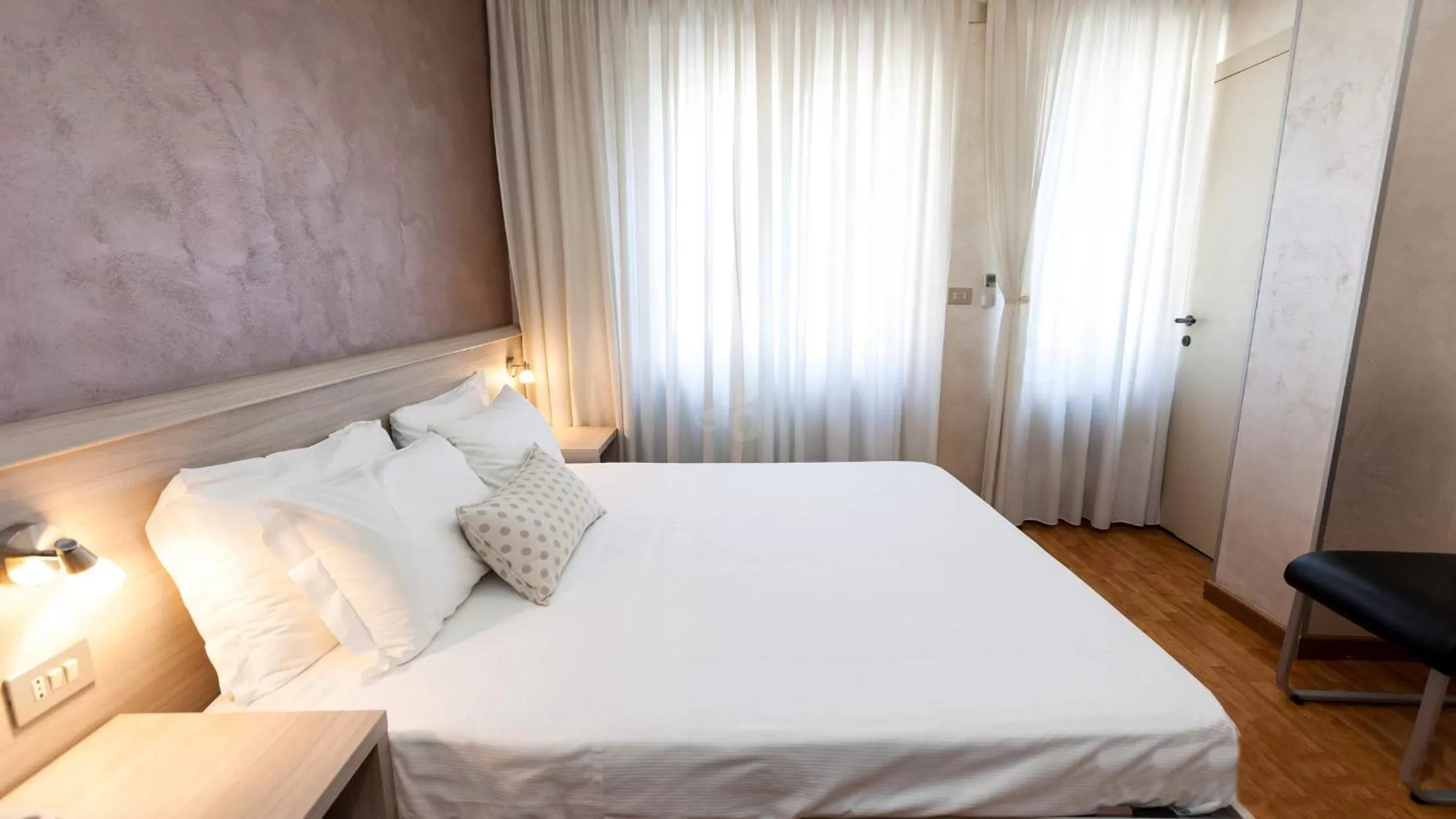 Photo of the whole room, Bed in Hotel Lis