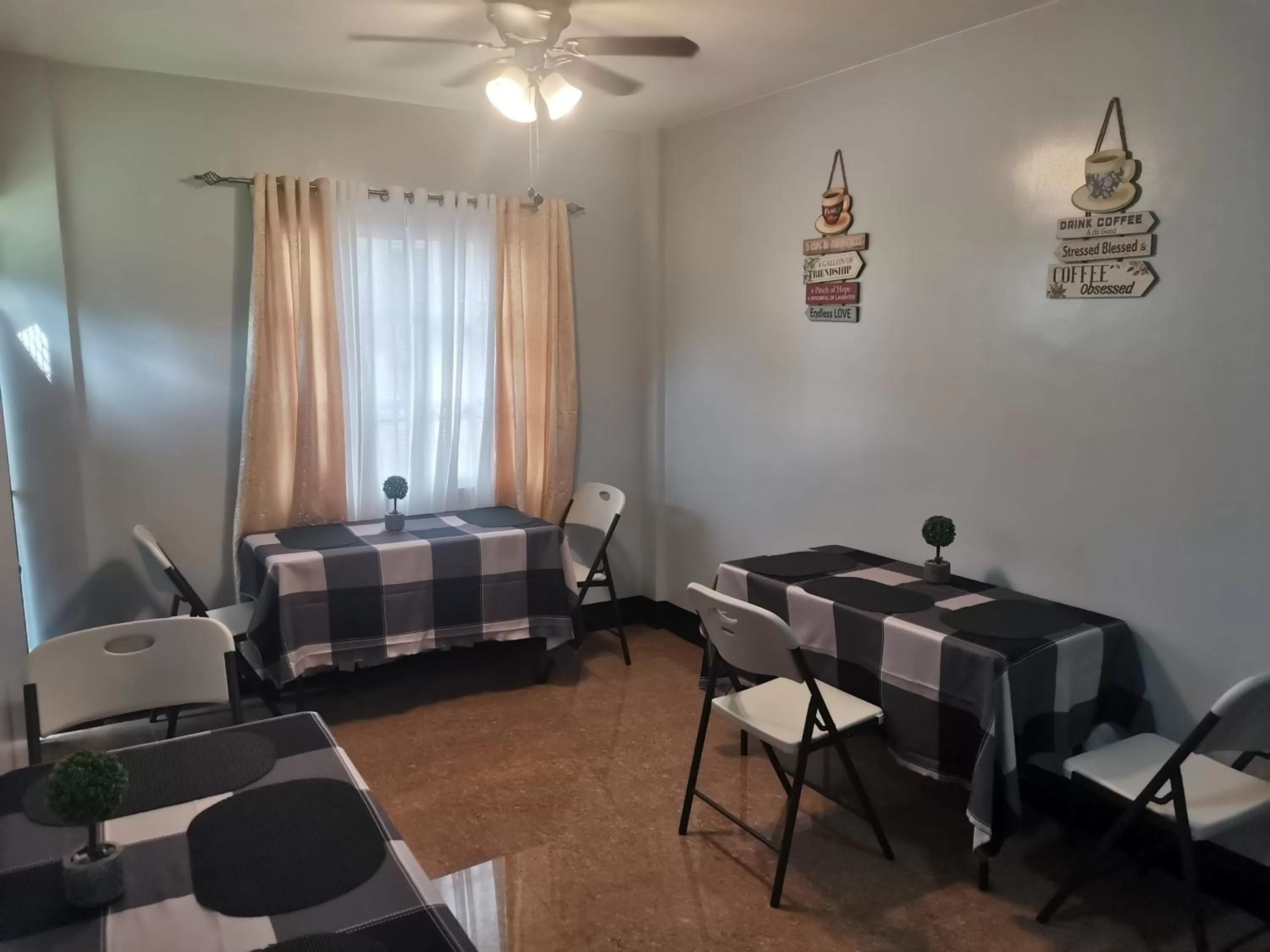 Mongki's Pensionhouse