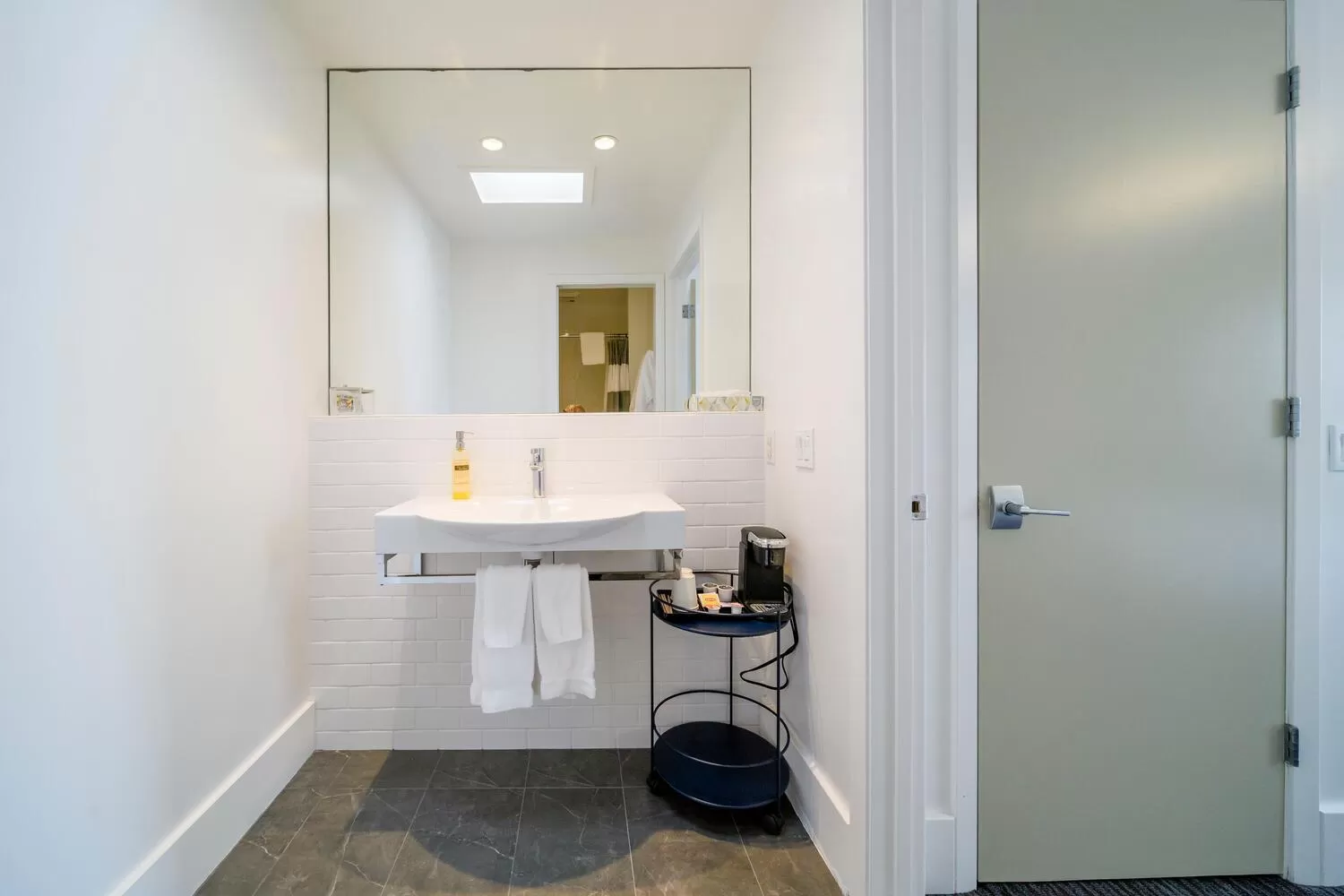 Bathroom in Beck's Motor Lodge