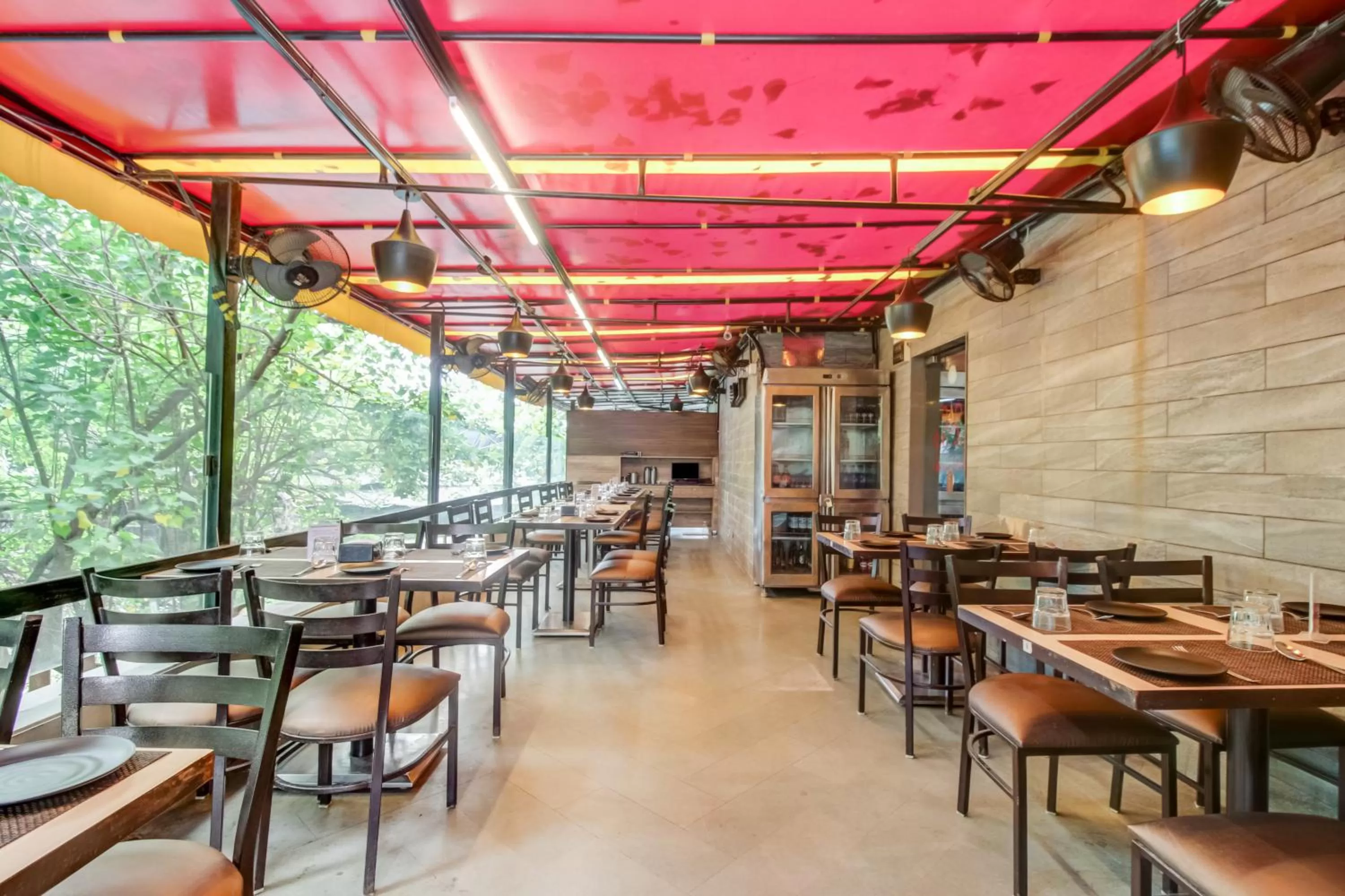 Restaurant/Places to Eat in Grand Mookambika