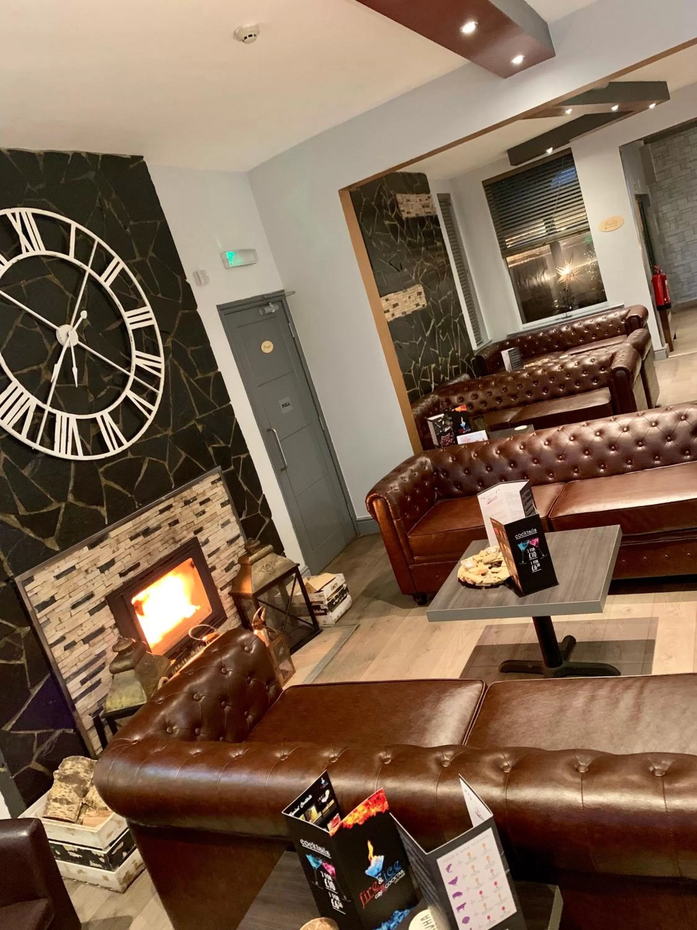 Lounge or bar in Bennetts Hotel