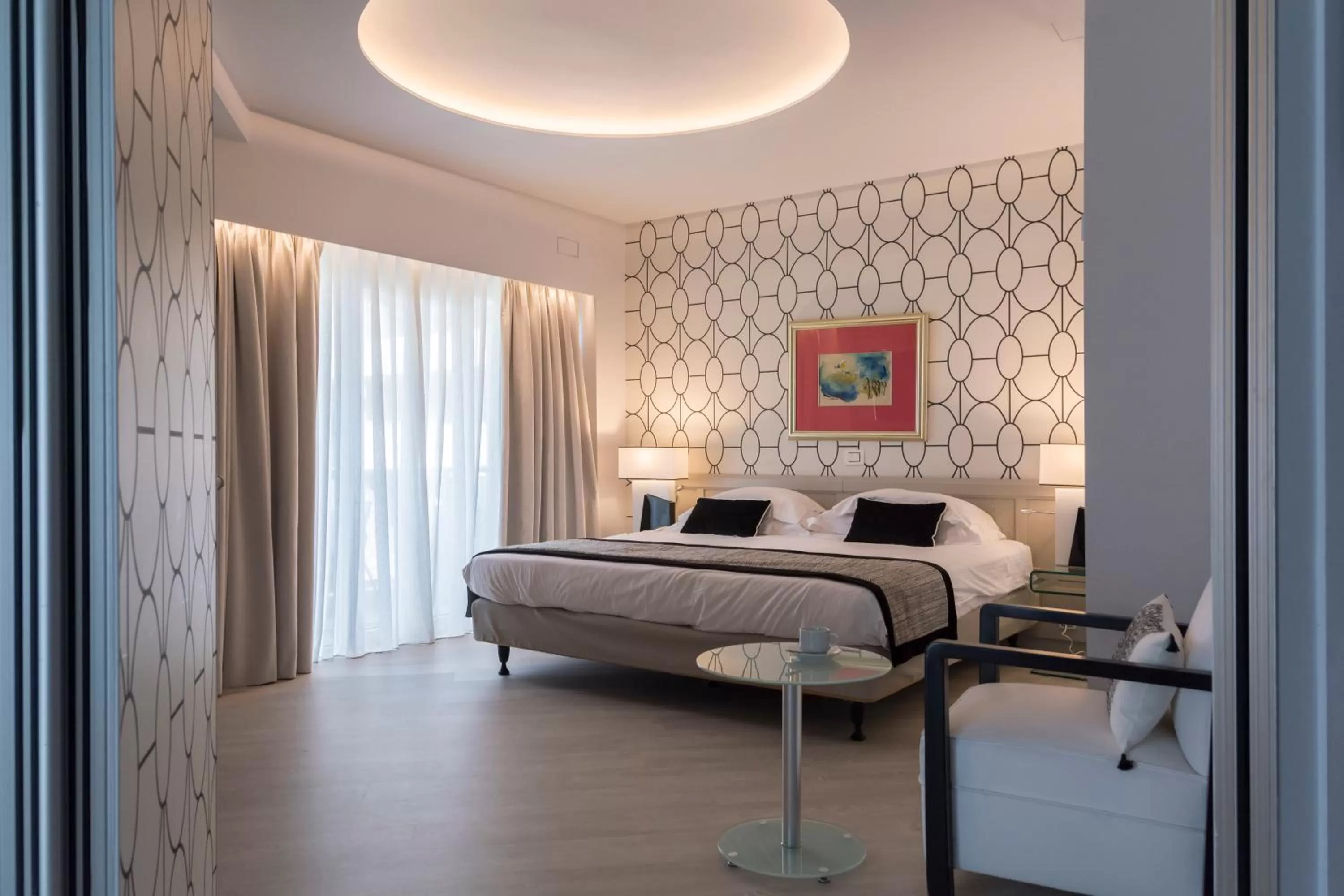 Bed in St George Lycabettus Lifestyle Hotel