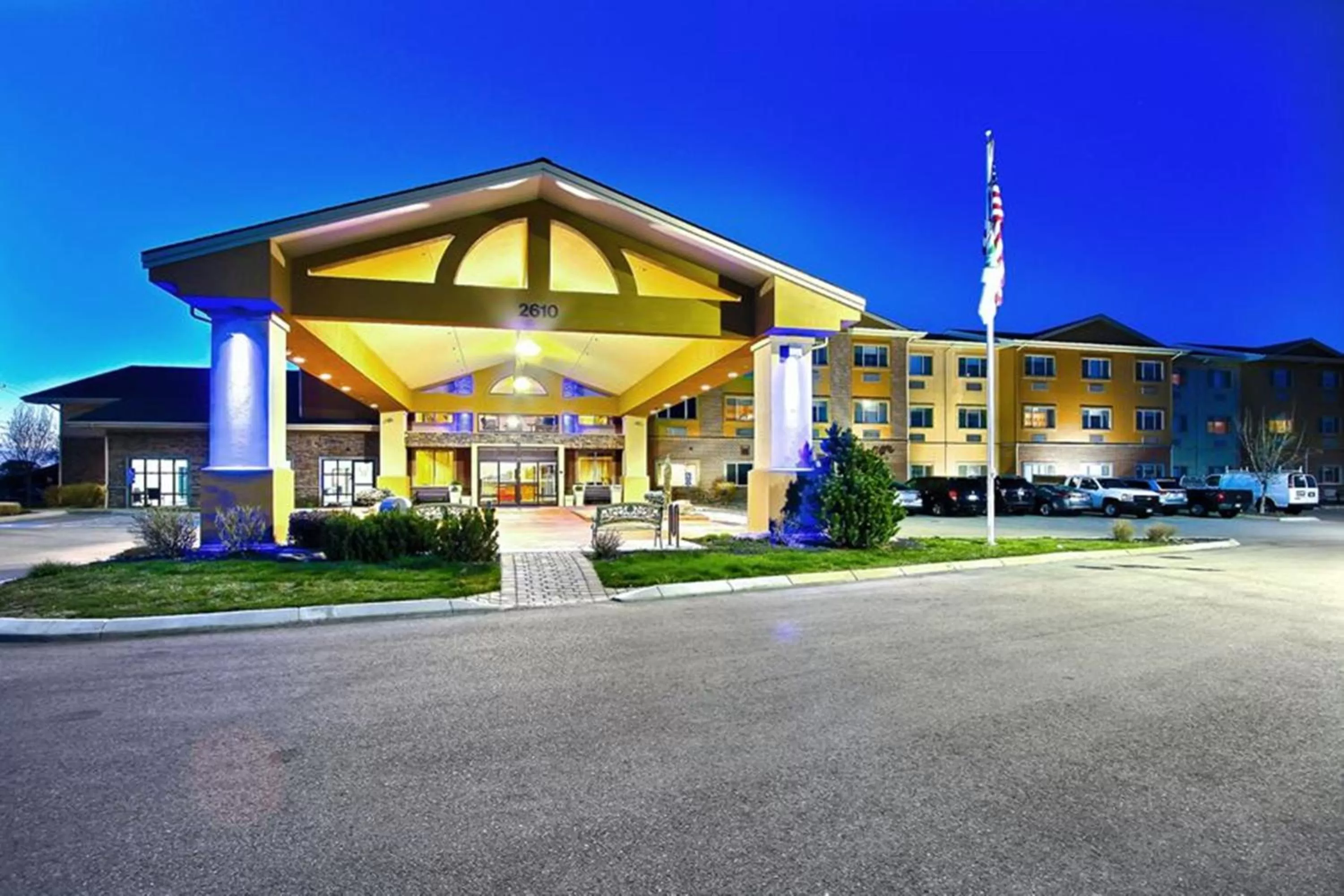 Property building in Comfort Suites
