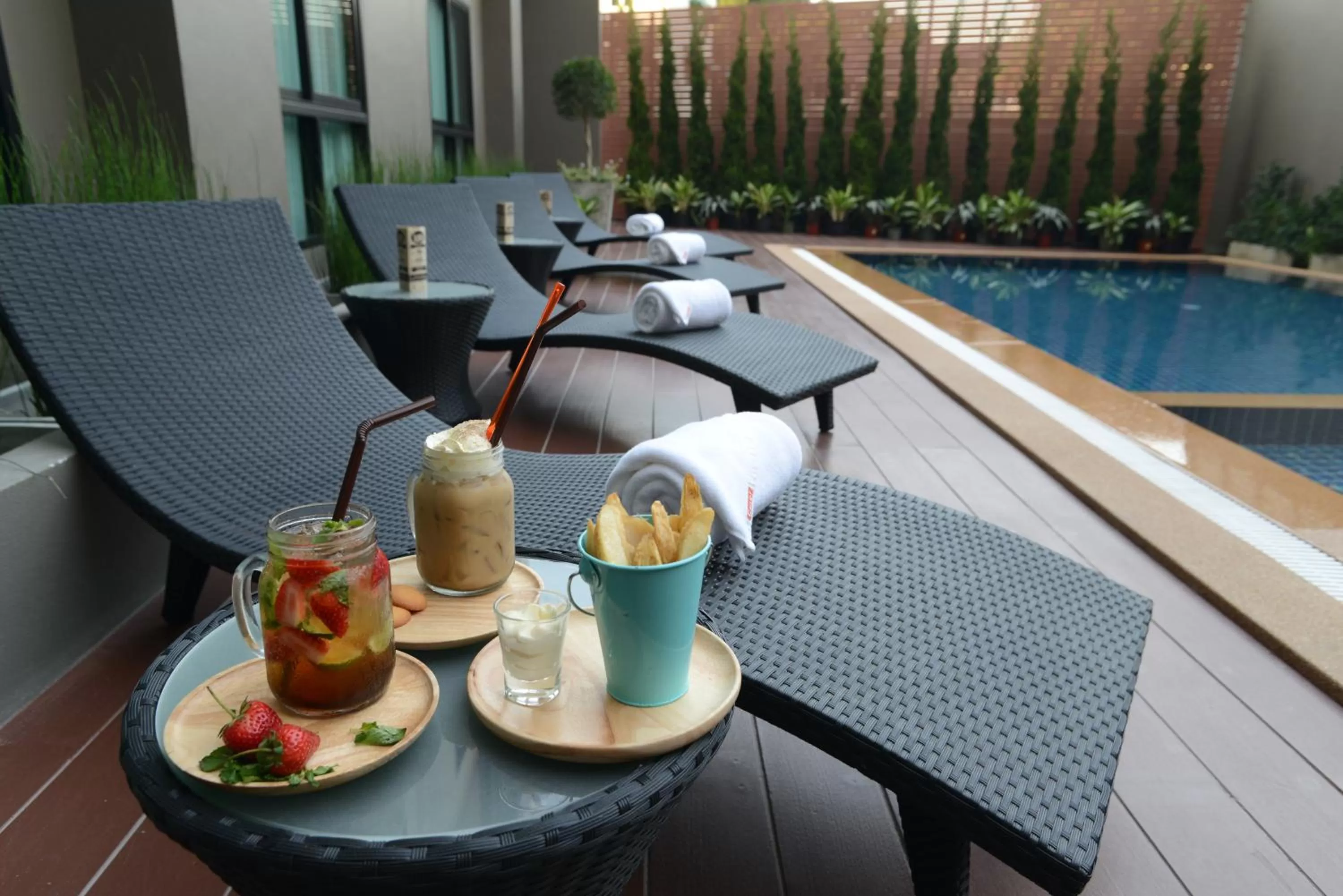 Swimming pool in Cmor by Recall Hotels SHA Extra Plus