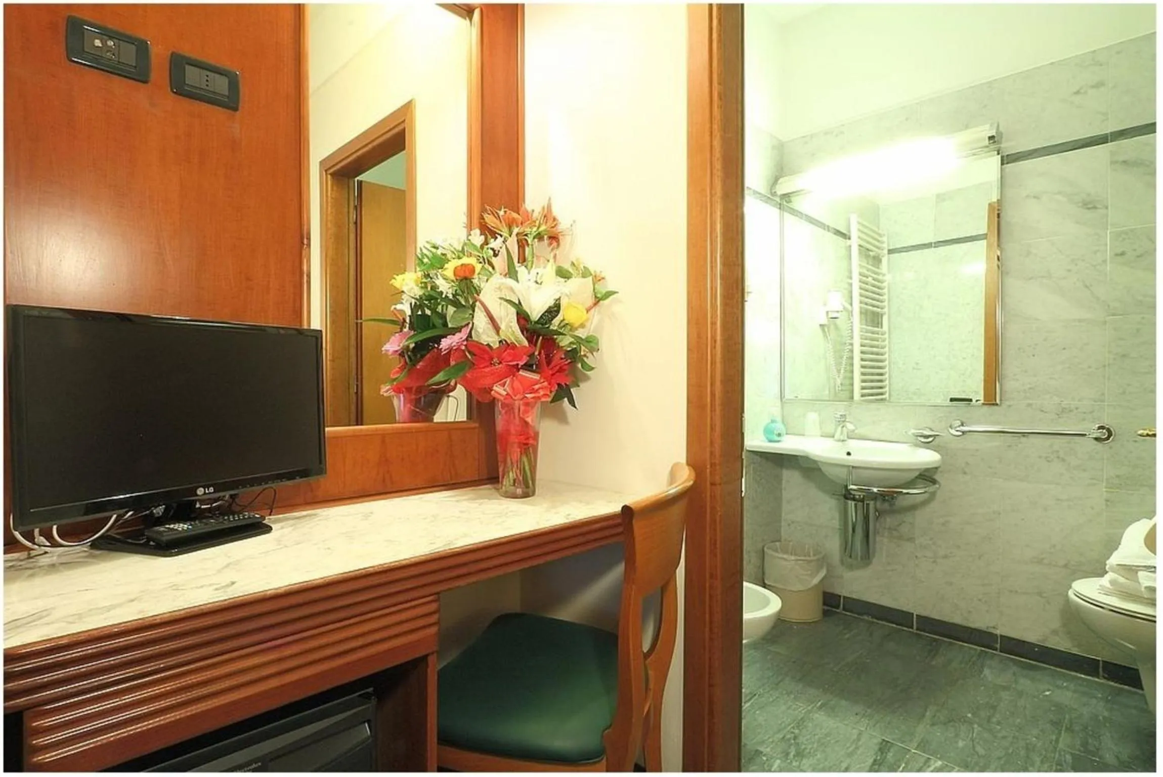 Bathroom in Hotel Arcadia