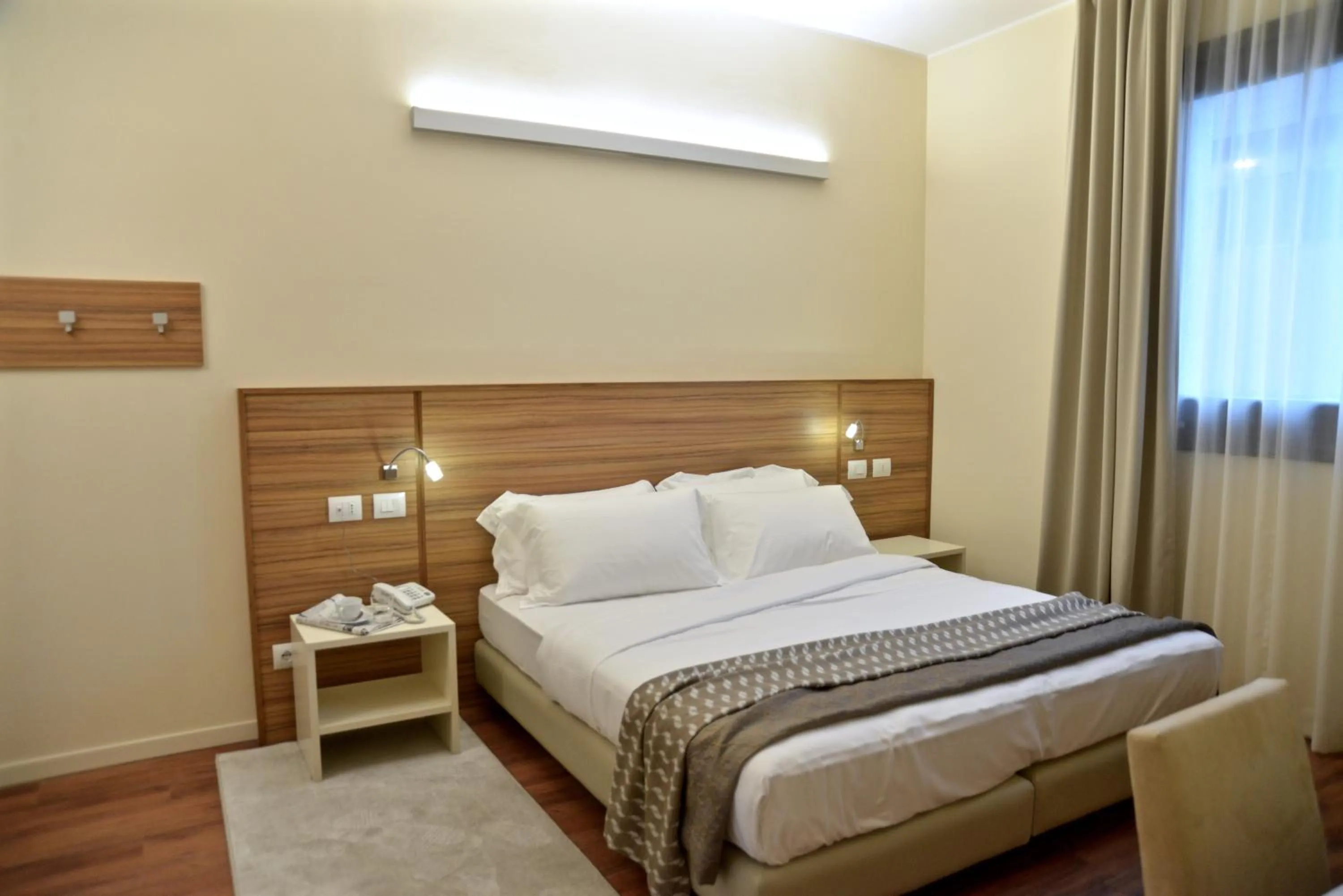 Shower, Bed in Hotel Forum