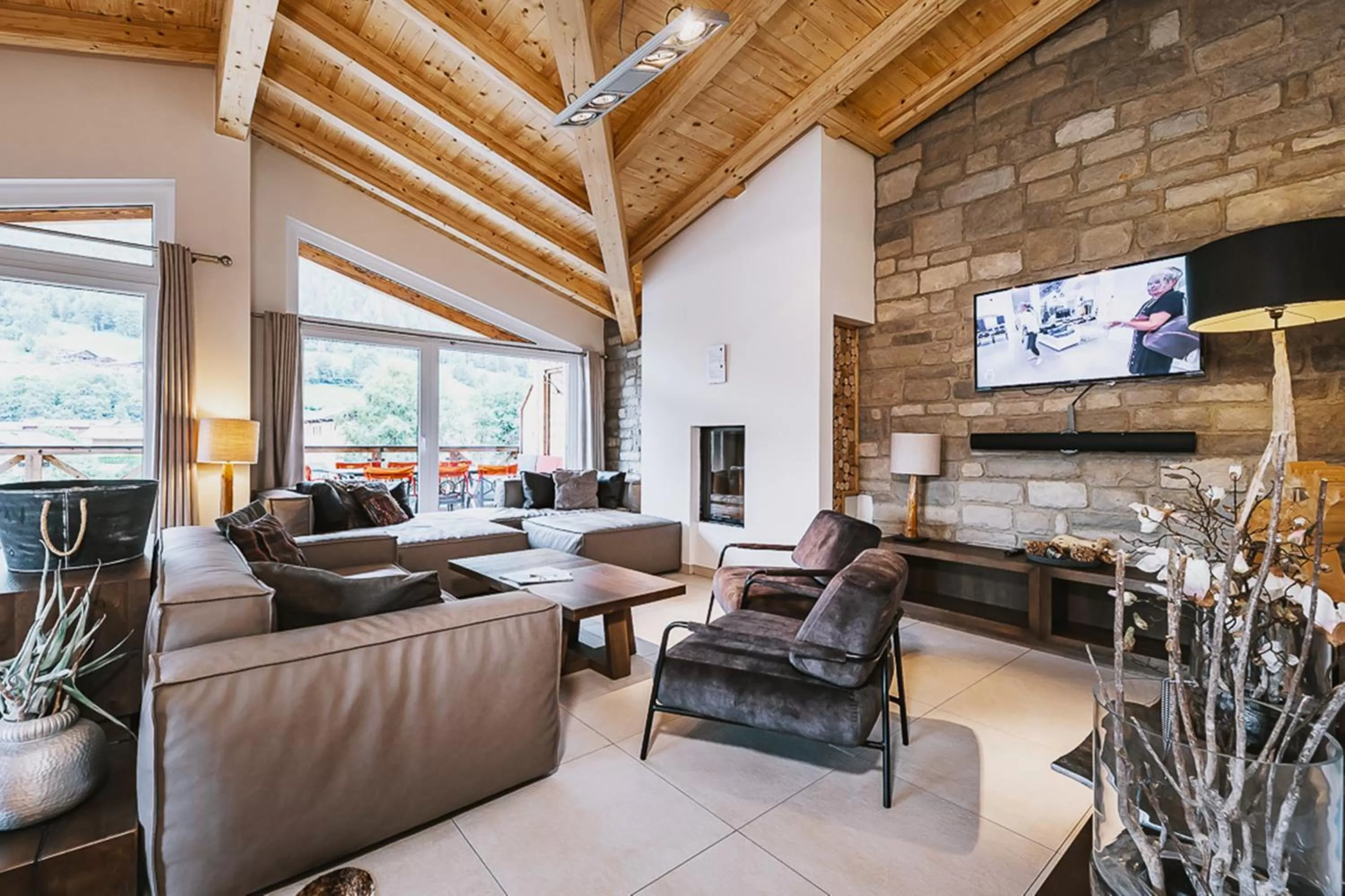 Living room in AvenidA Mountain Lodges Kaprun
