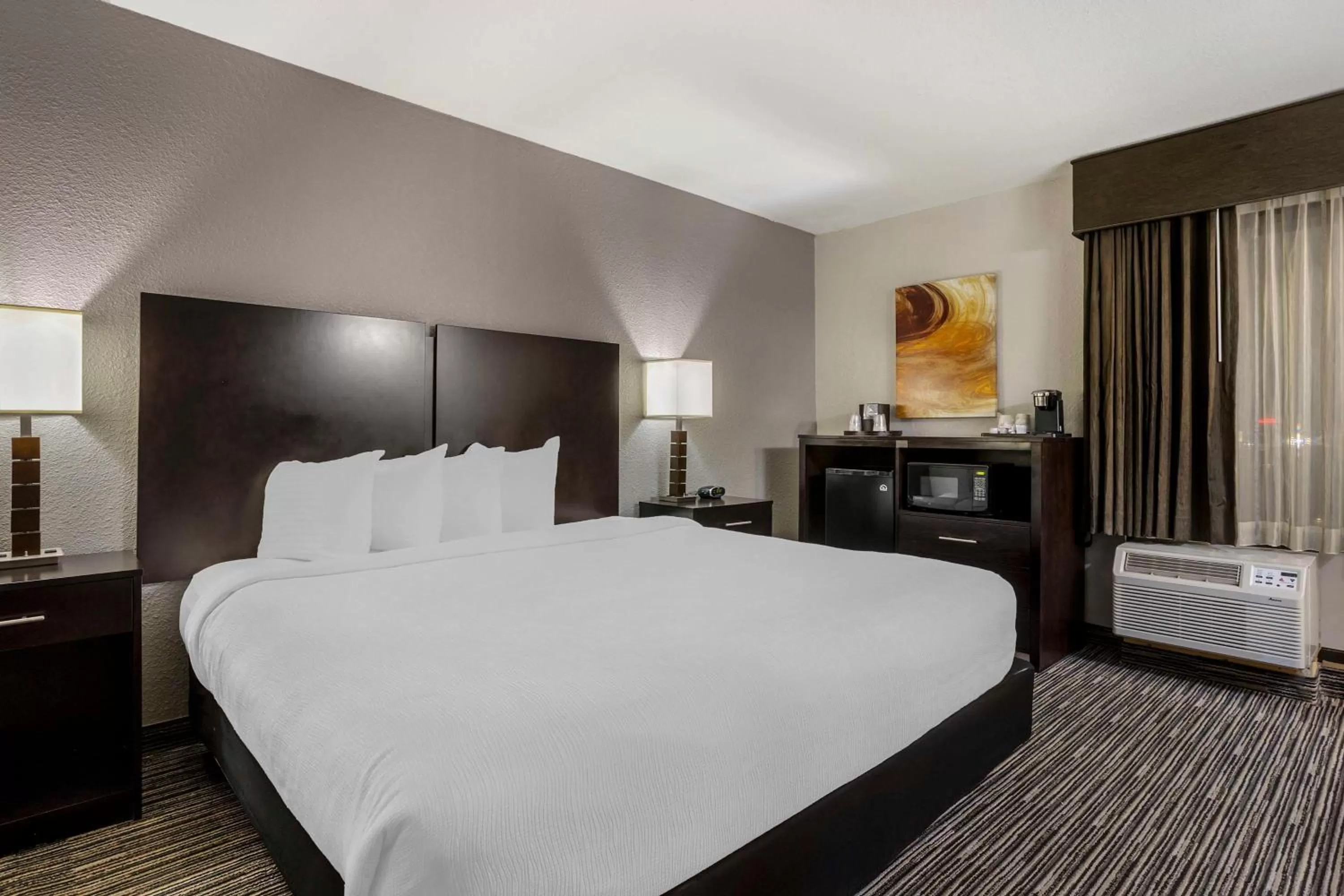 Bedroom, Bed in Best Western Plus- Jonesboro