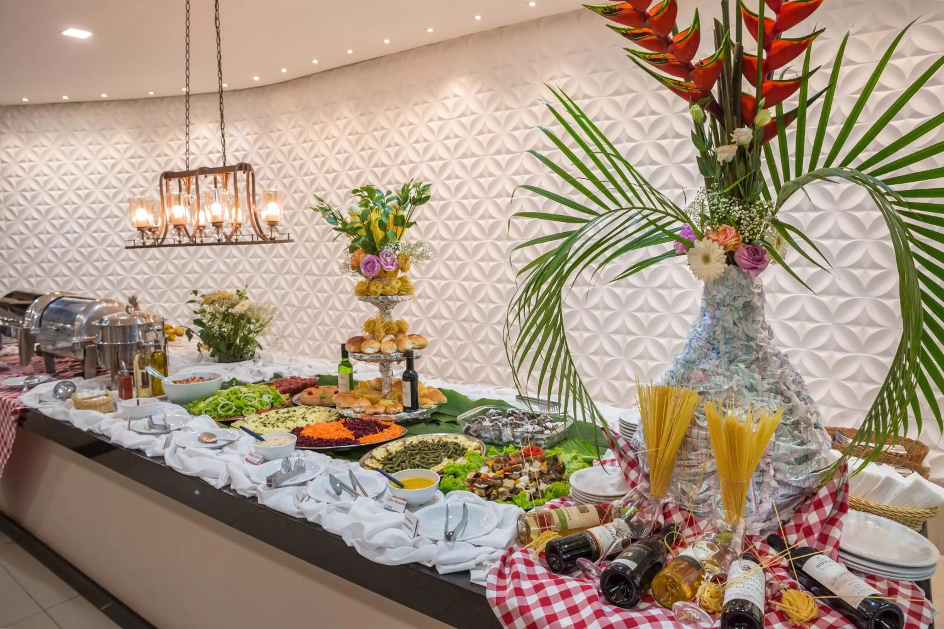 Food and drinks in Floral Inn Family