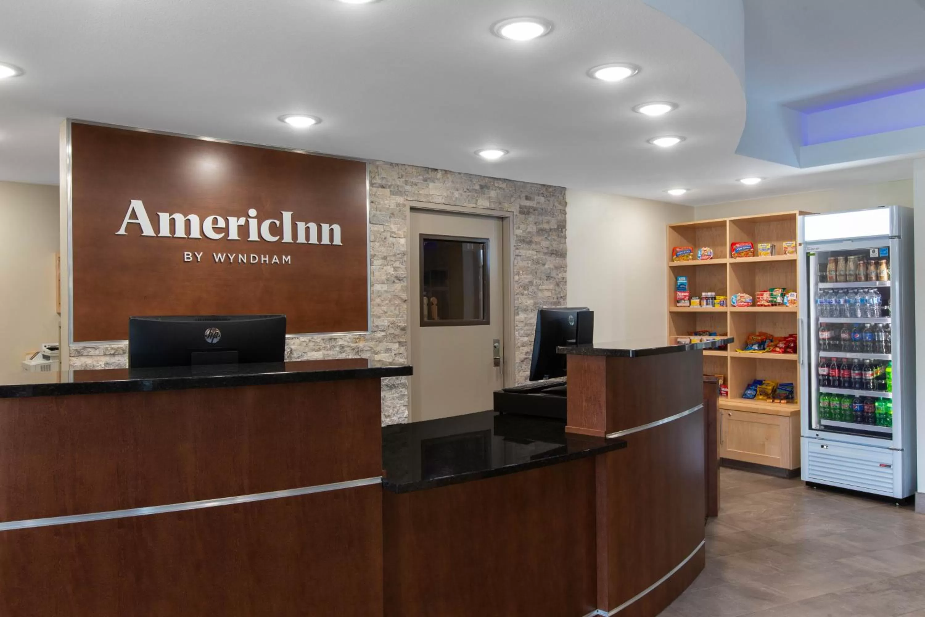 Lobby or reception in AmericInn by Wyndham Sioux Falls North