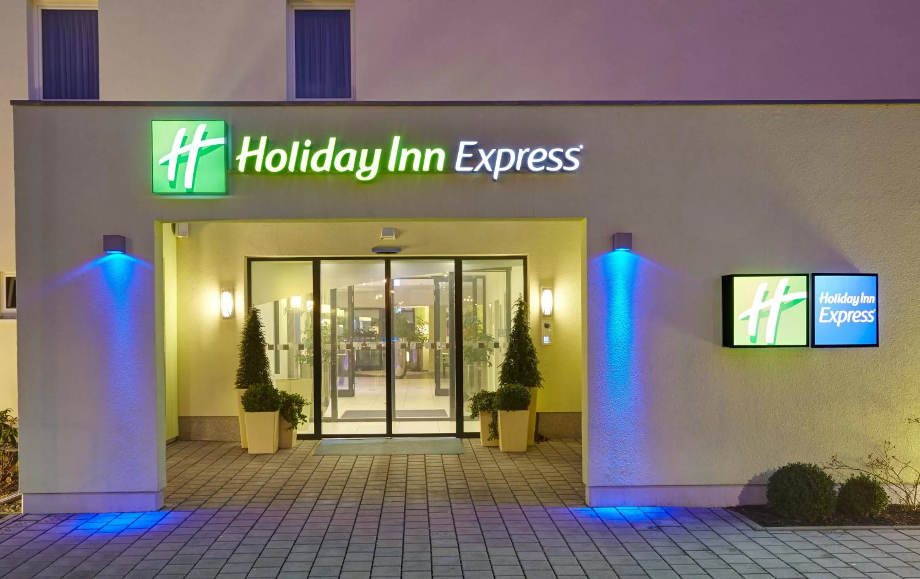 Property building in Holiday Inn Express Neunkirchen by IHG