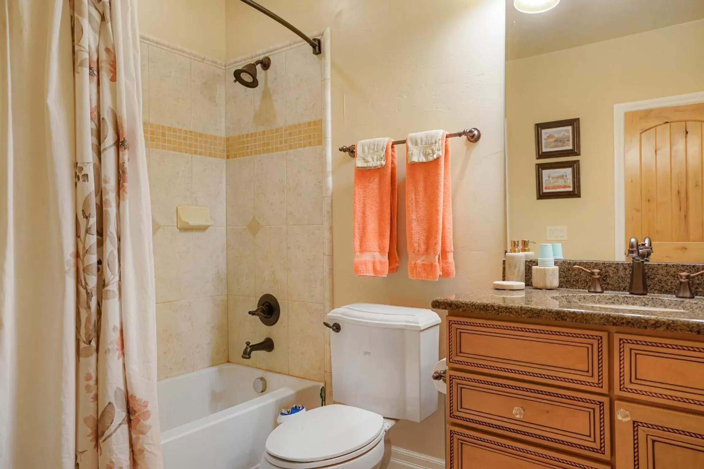 Deluxe Queen Room in Summit Villa BnB Deluxe Queen Room in Summit Villa BnB