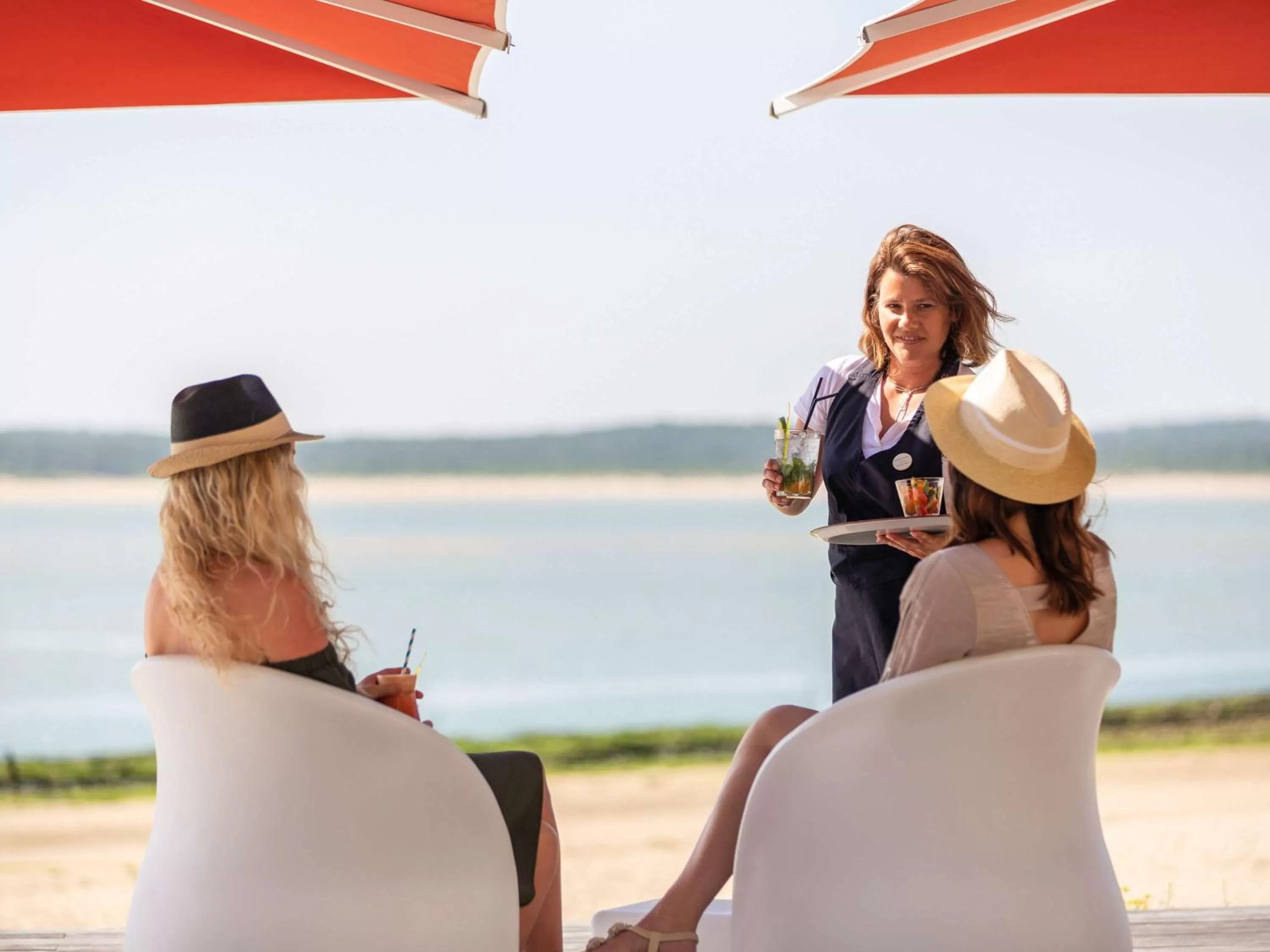 Lounge or bar in Novotel Thalassa Ile d'Oléron