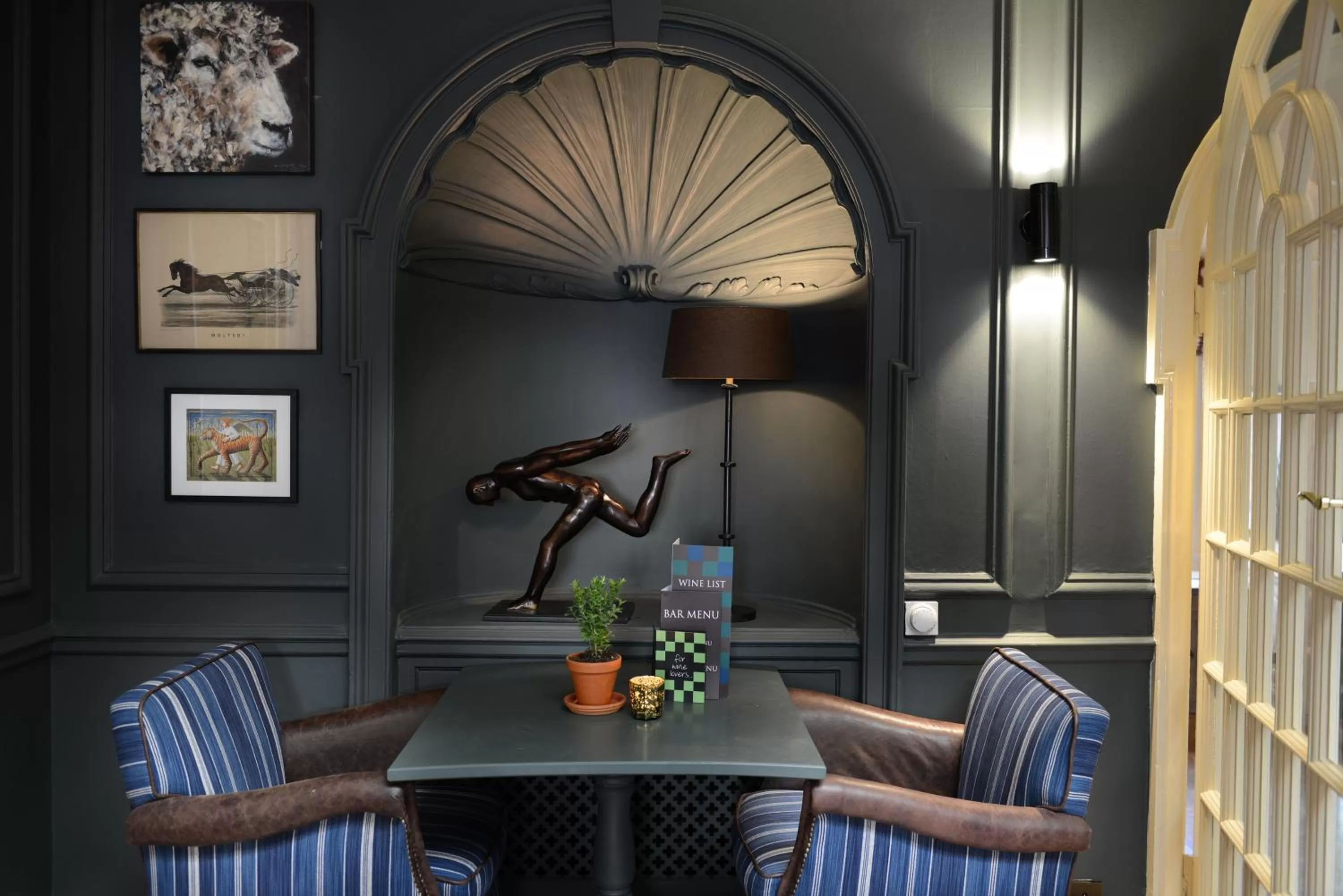 Restaurant/places to eat in The Close Hotel