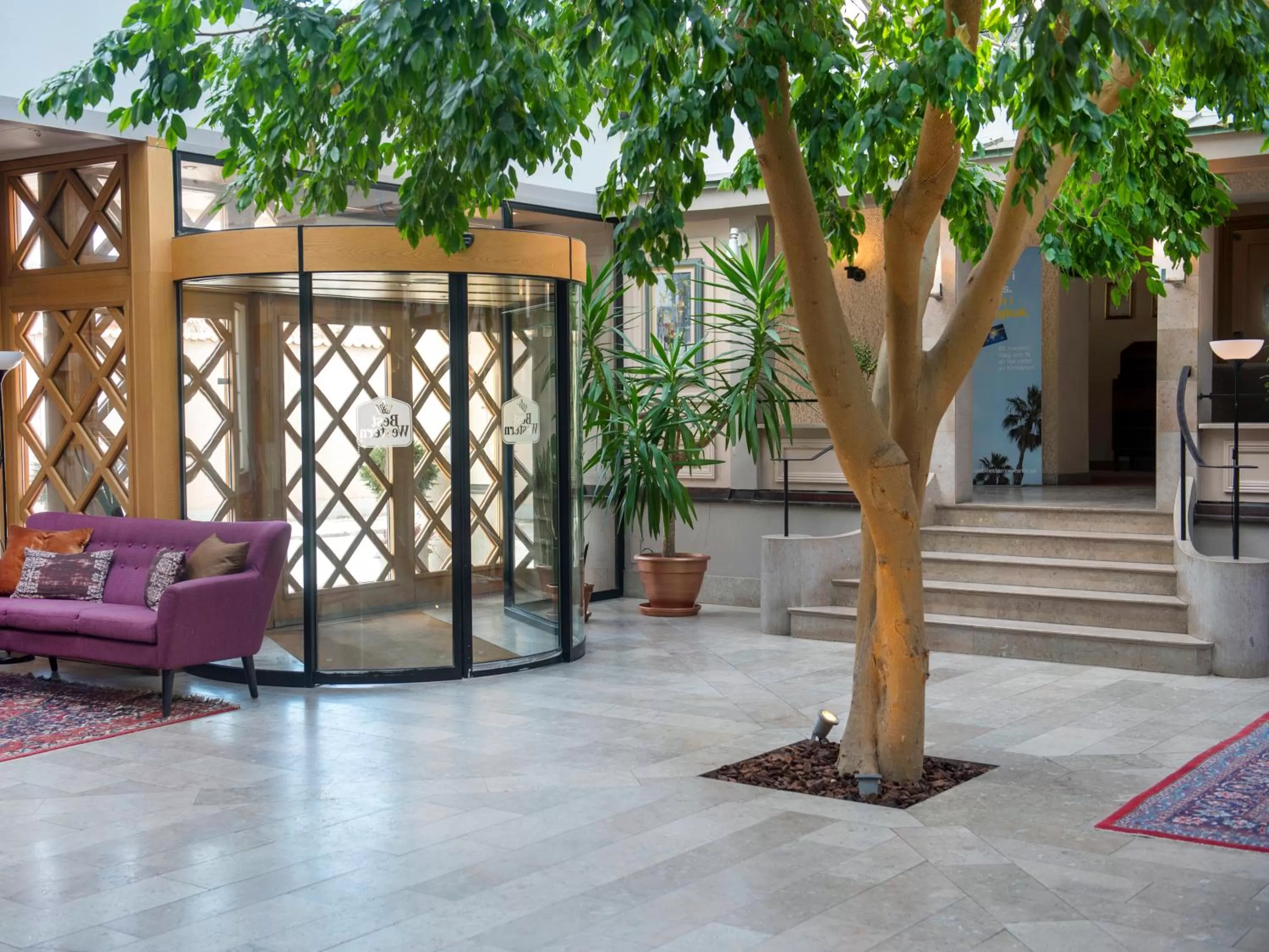 Lobby or reception in Best Western Strand Hotel