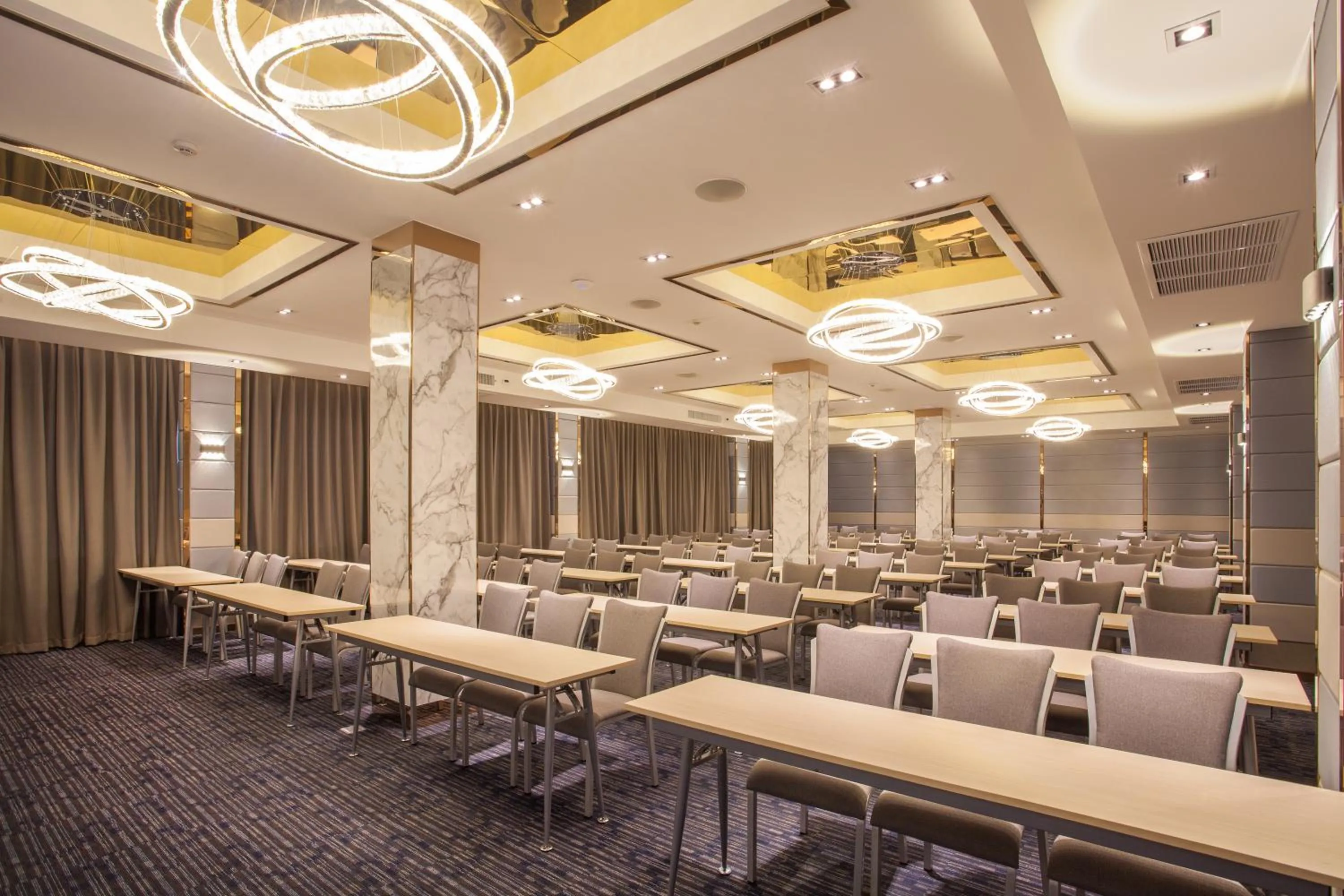 Meeting/conference room in Hill Fresco Hotel