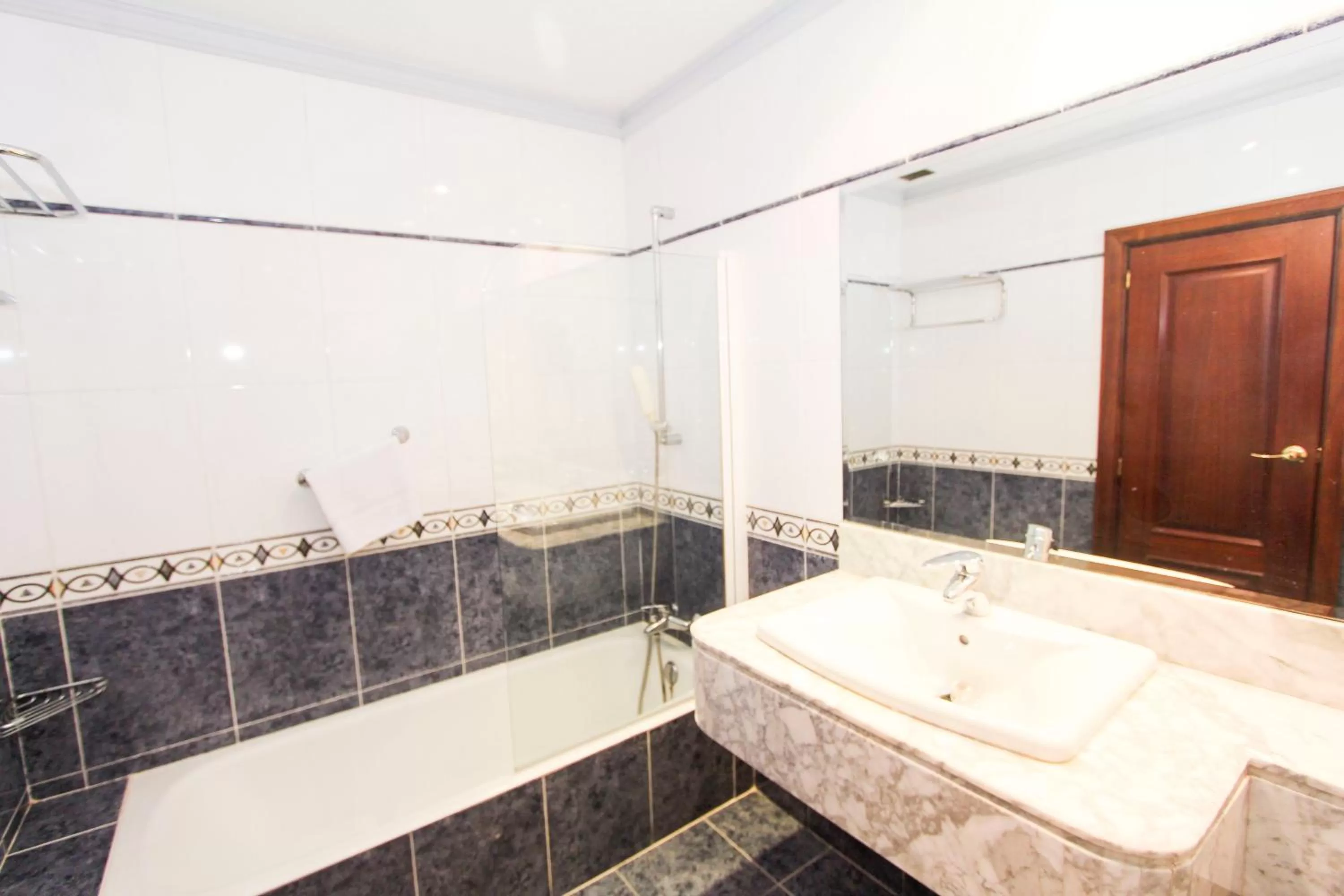 Bathroom in Hotel Castellano Centro