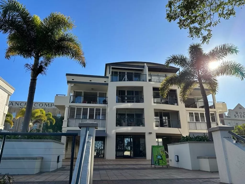 Property building in Goldsborough Place Apartments