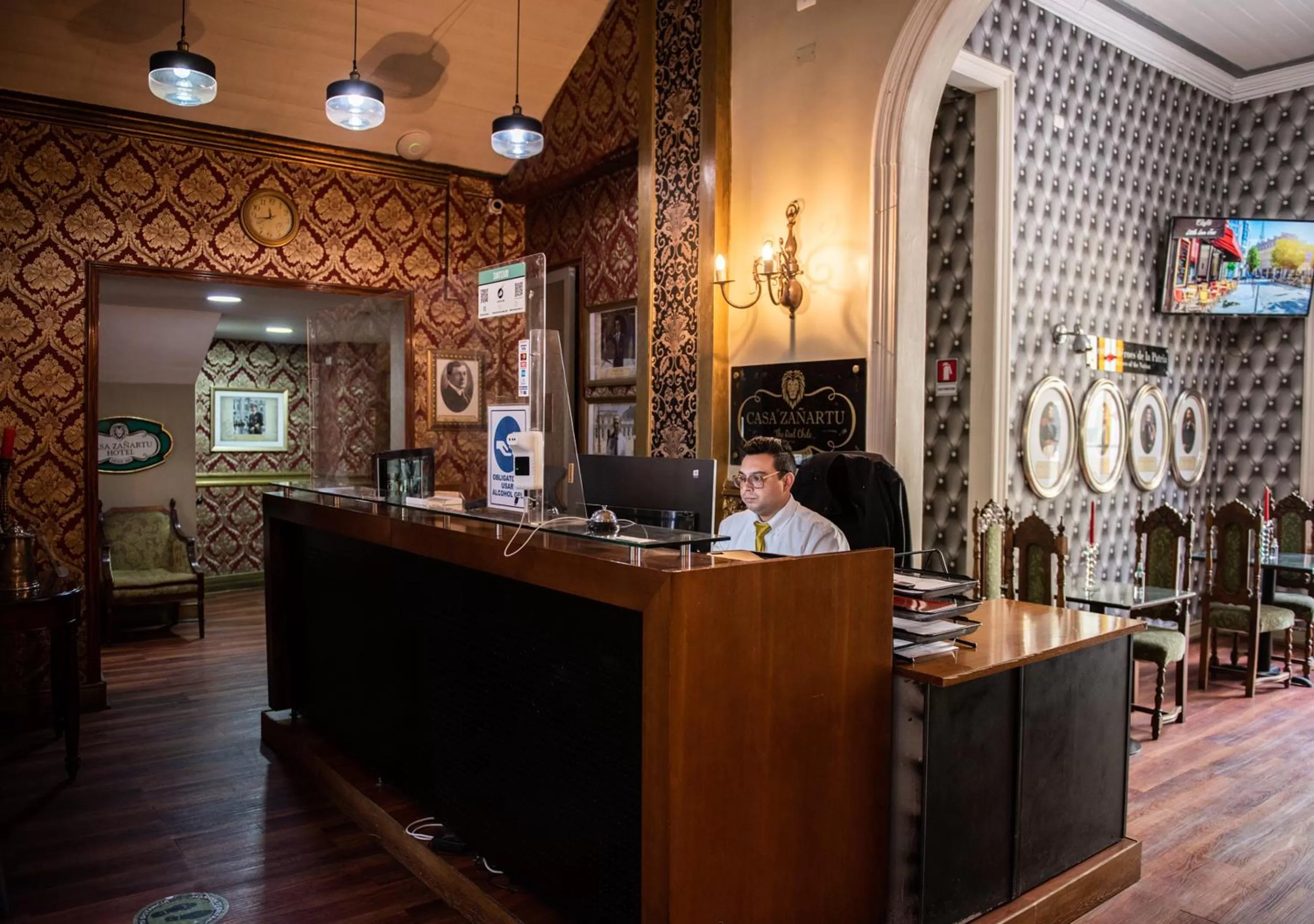 Lobby or reception in Hotel Casa Zañartu