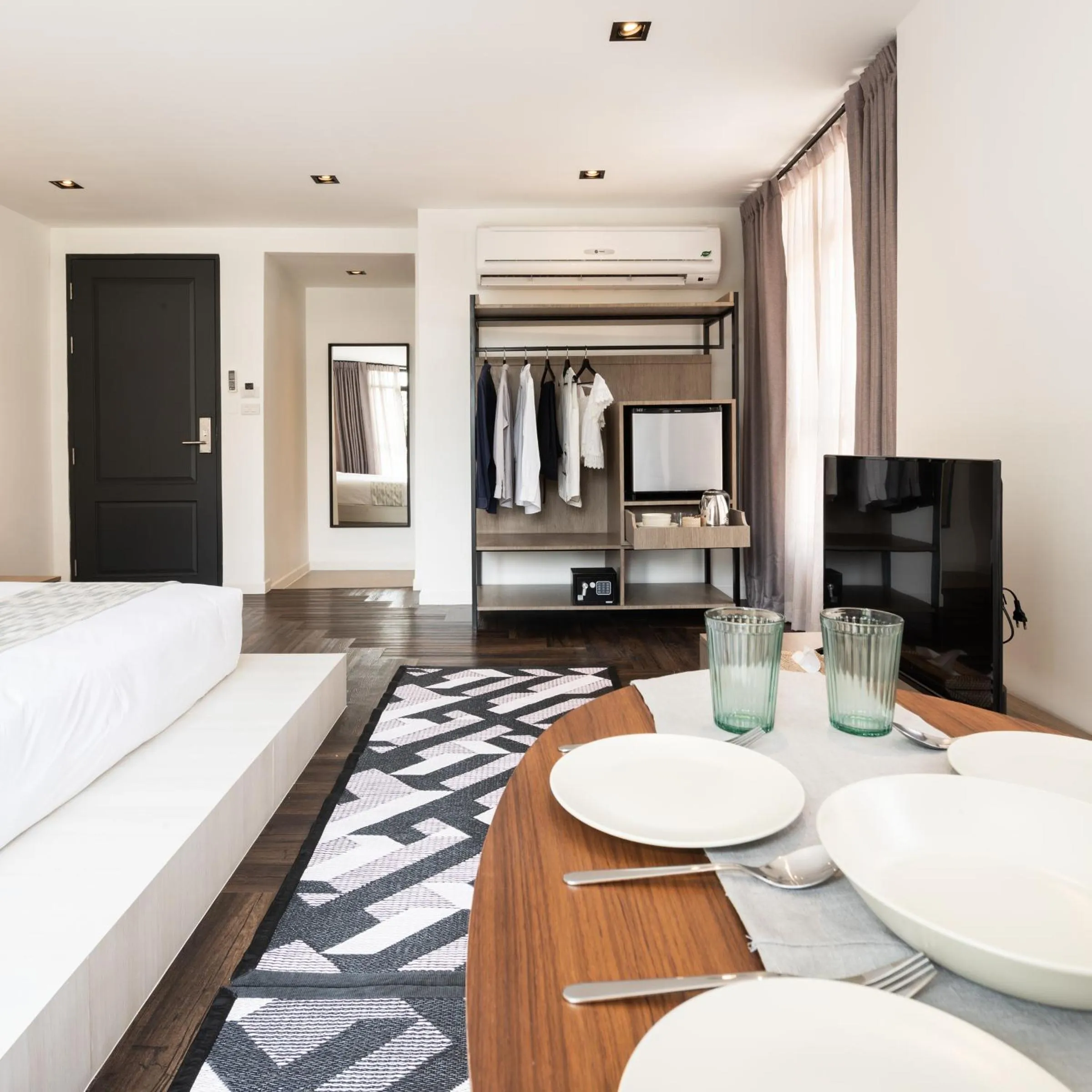 TV and multimedia, Bed in Warm Window Silom