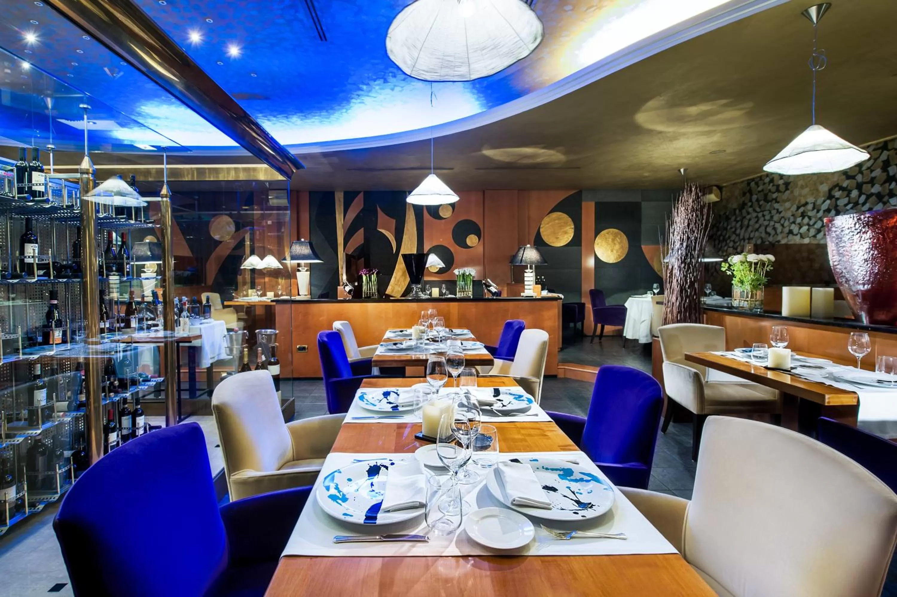 Restaurant/places to eat in Royal Hotel Carlton