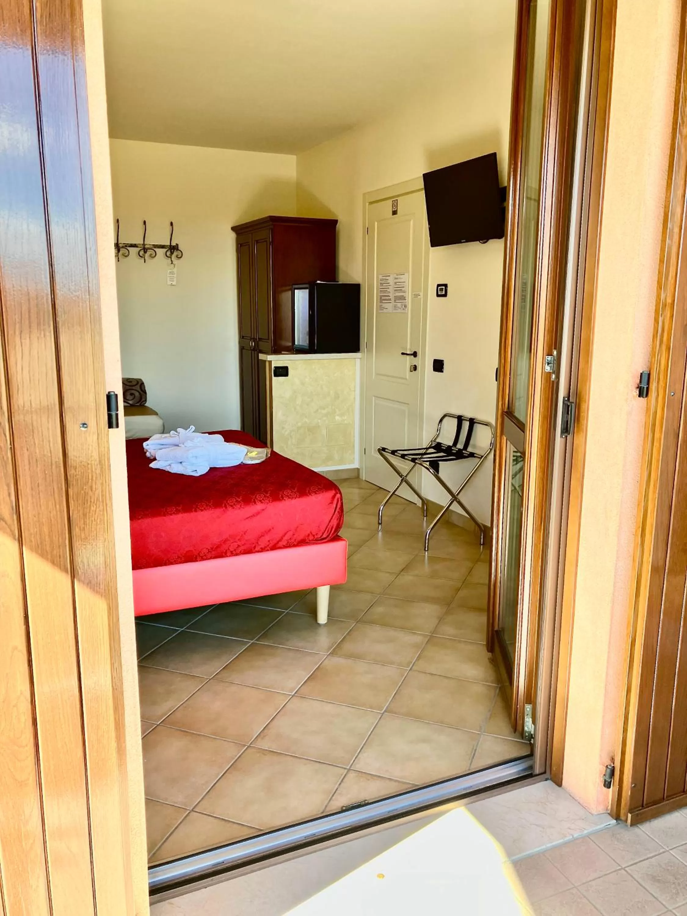 TV and multimedia, Bed in B&B Desenzano Paradise