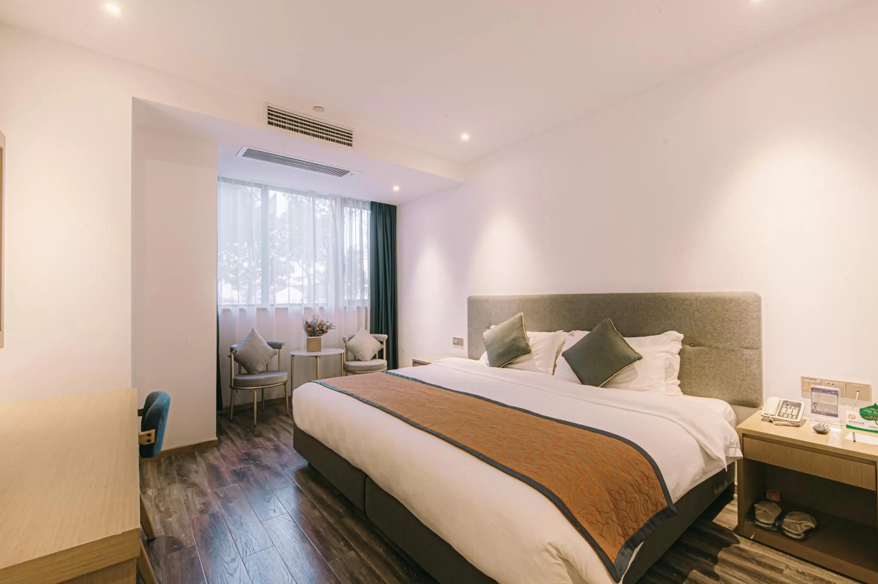 Bed in Shanghai JOYFUL YARD Hotel-Free shuttle bus to Pudong Airport and Disneyland