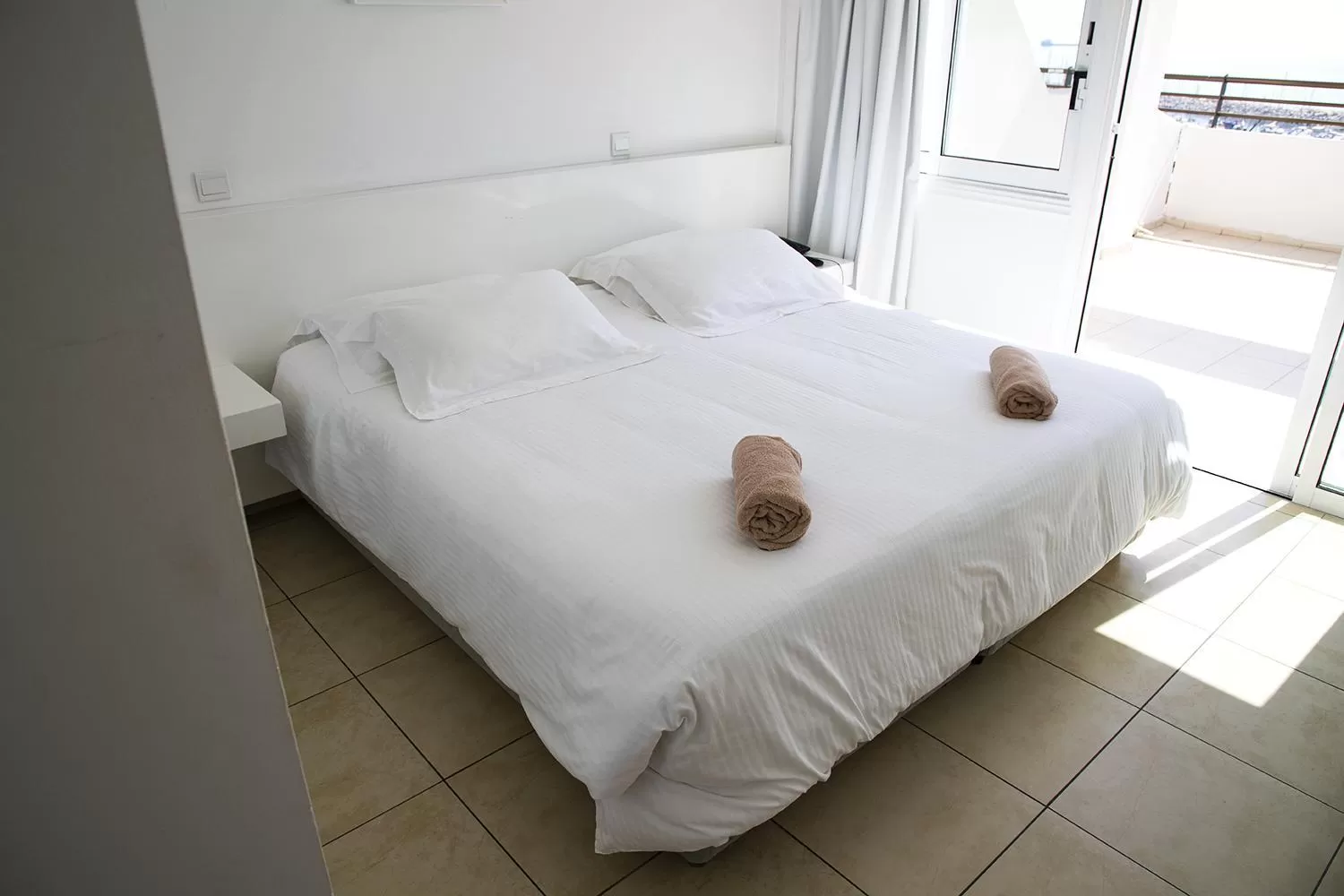One-Bedroom Apartment with Terrace - Alasia in Sun Hall Beach Hotel Apartments