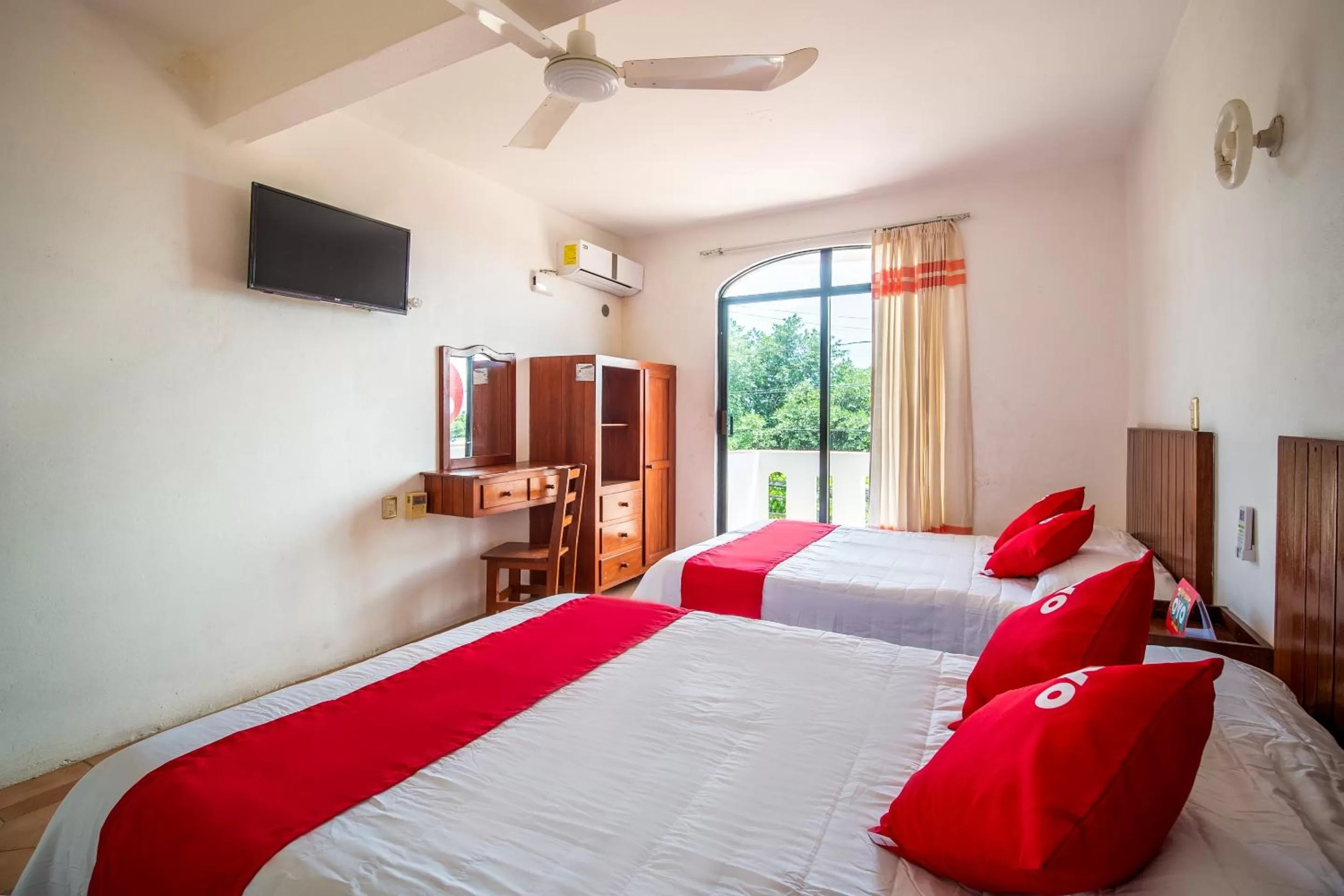 Bedroom in OYO Hotel Arena Surf, Puerto Escondido