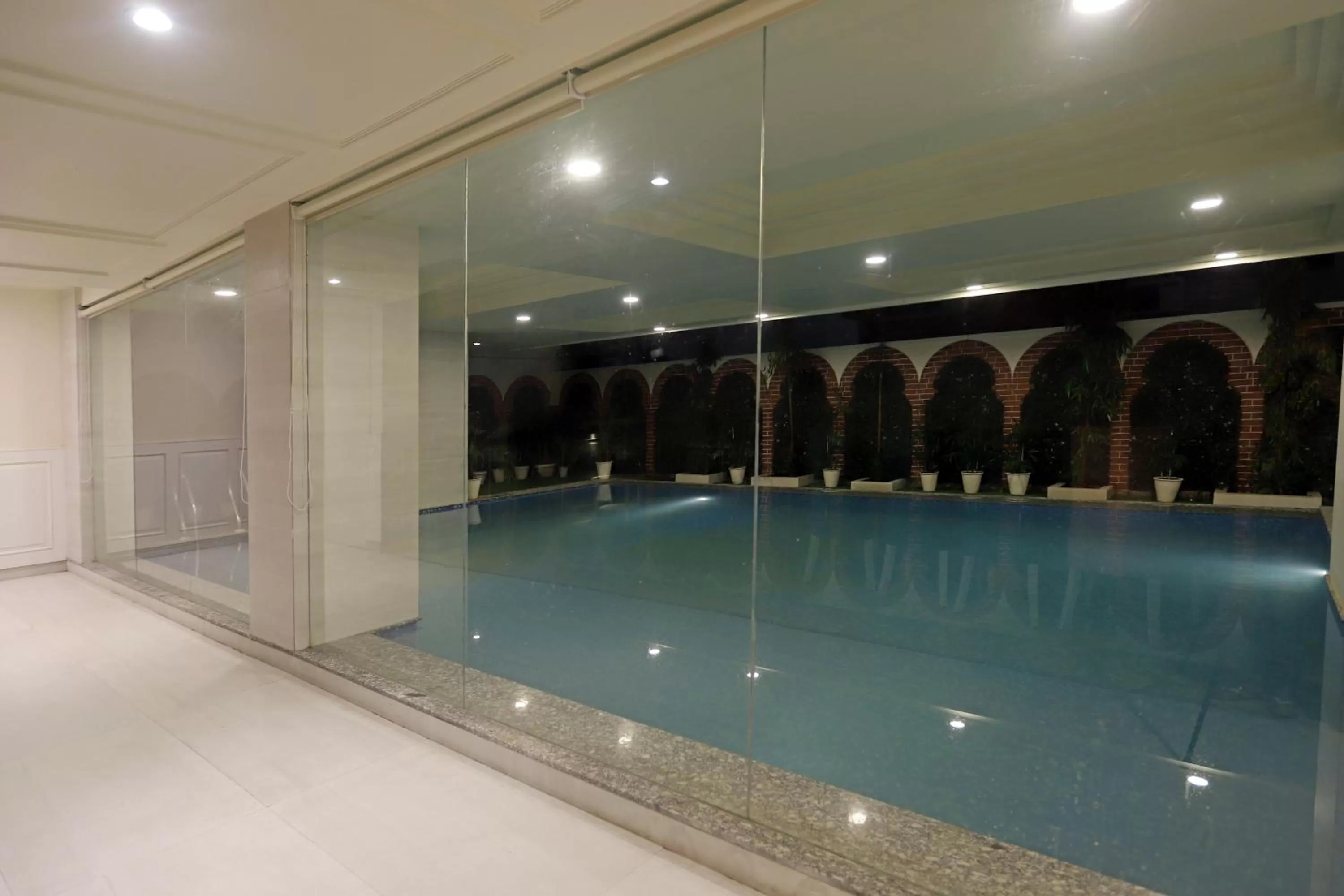 Swimming pool in Hotel Magenta Jaipur