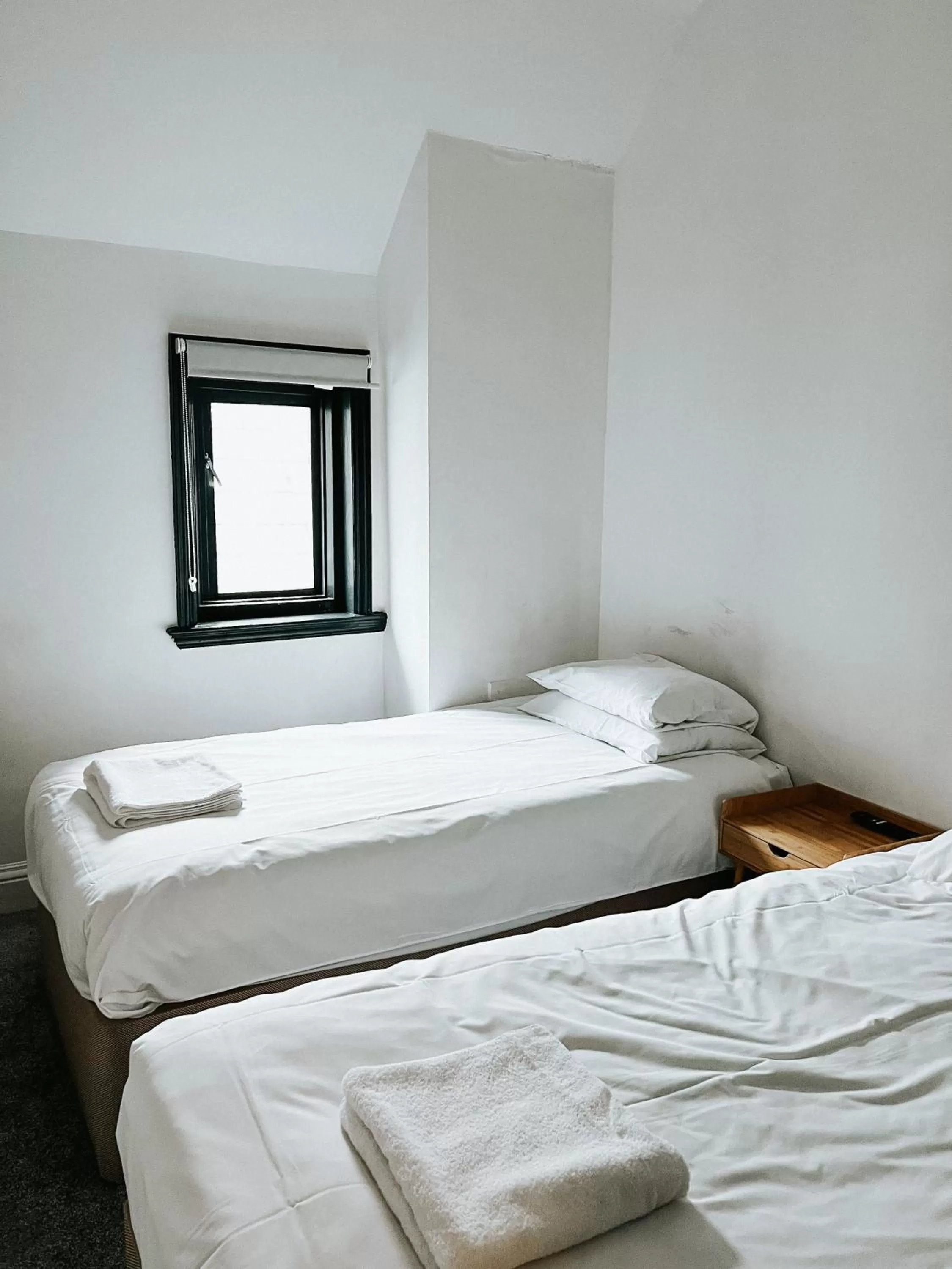 Twin Room with Private External Bathroom in The Red Lion Inn