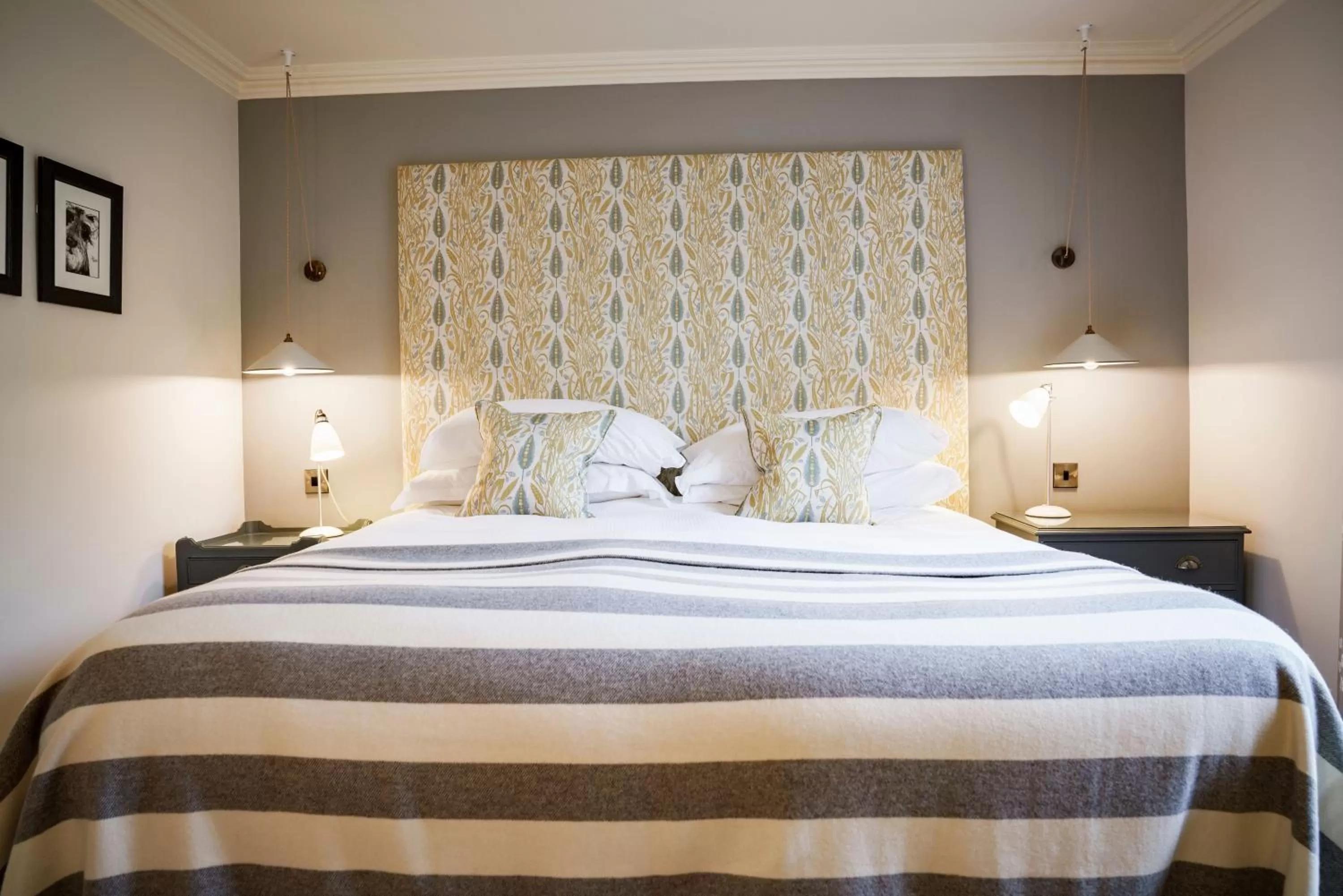 Bedroom, Bed in The Bear Of Rodborough Hotel