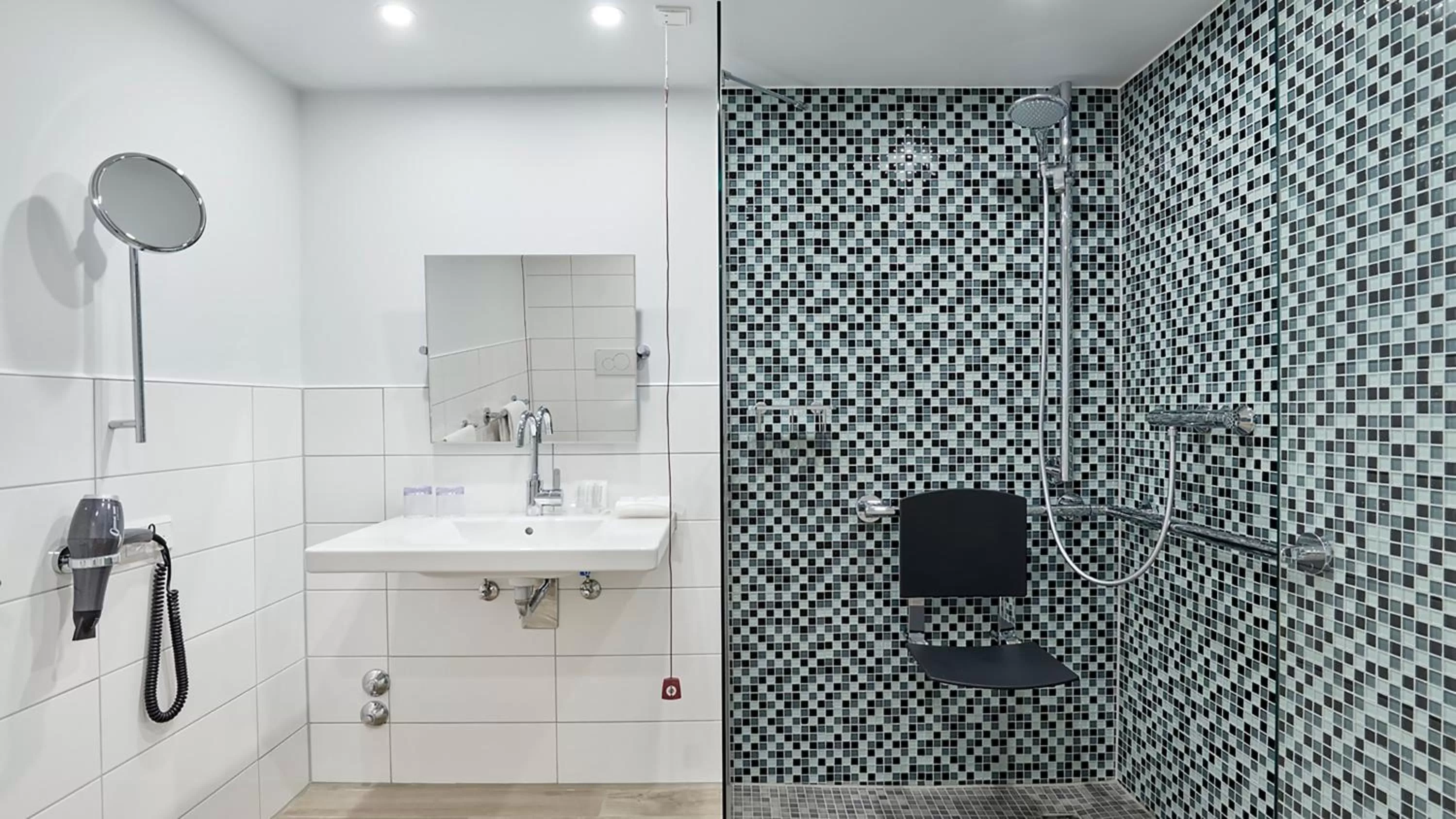 Photo of the whole room in Holiday Inn Munich City Centre by IHG