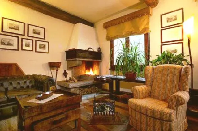 Communal lounge/ TV room in Hotel Maison Saint Jean