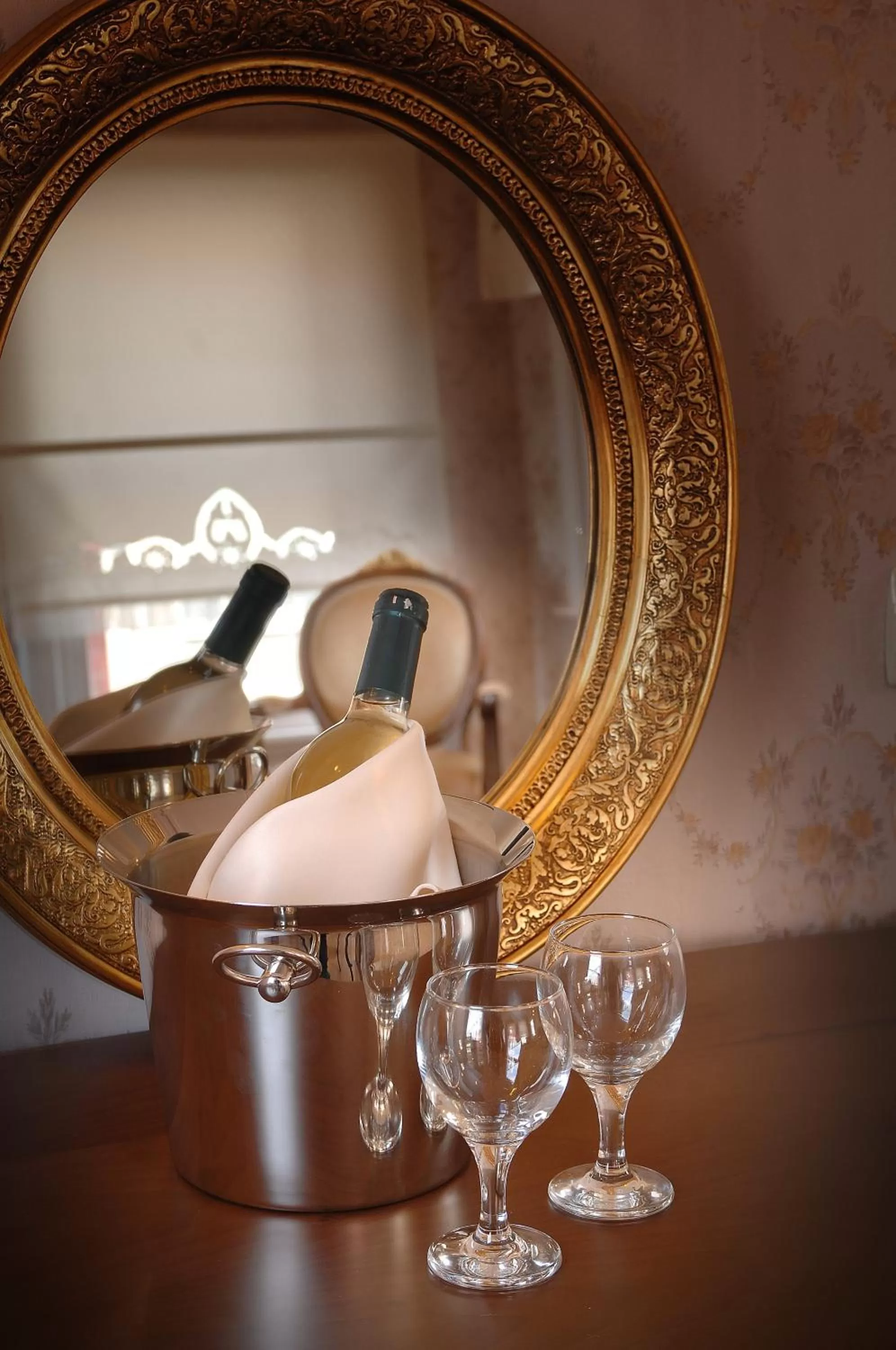 Food and drinks in Darussaade Hotel Old City - Sultanahmet