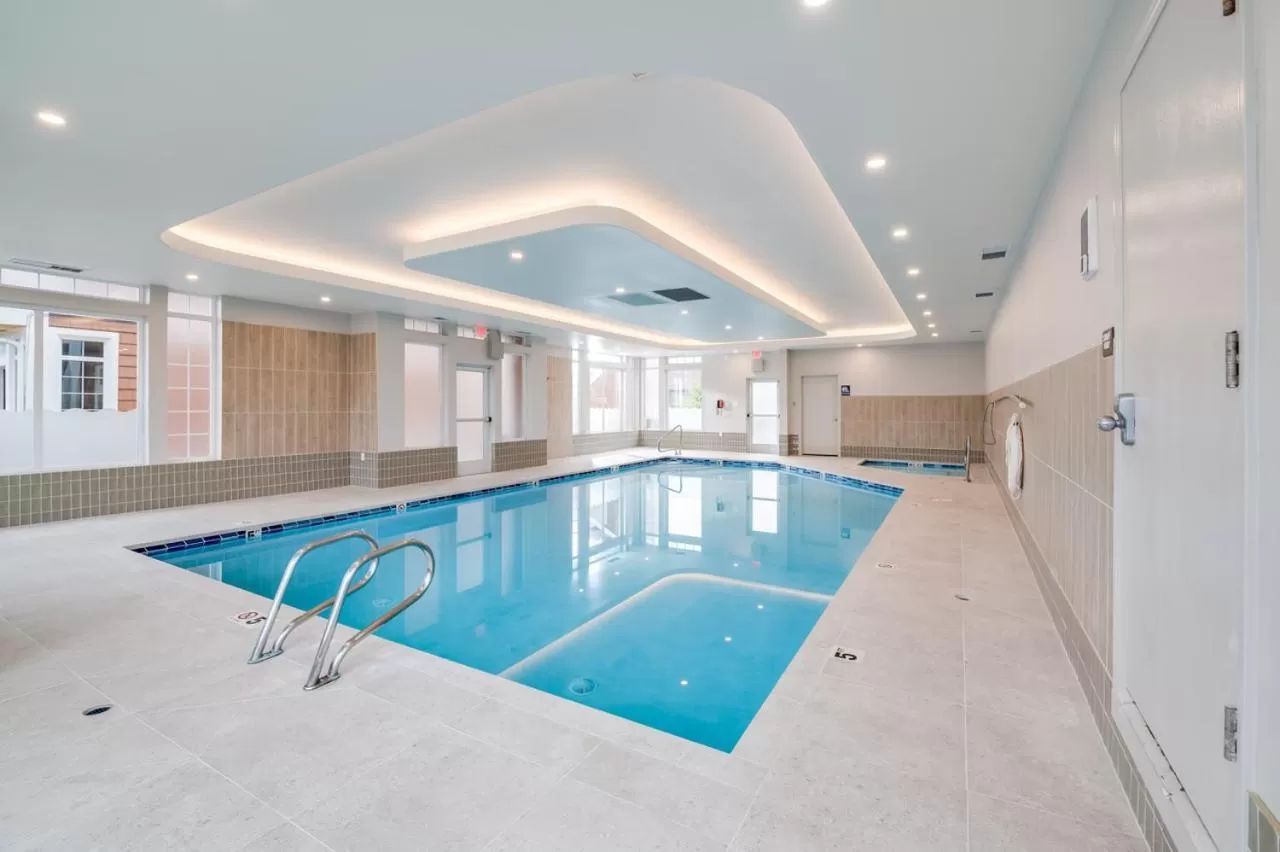 Swimming pool in Hallmark Resort in Cannon Beach