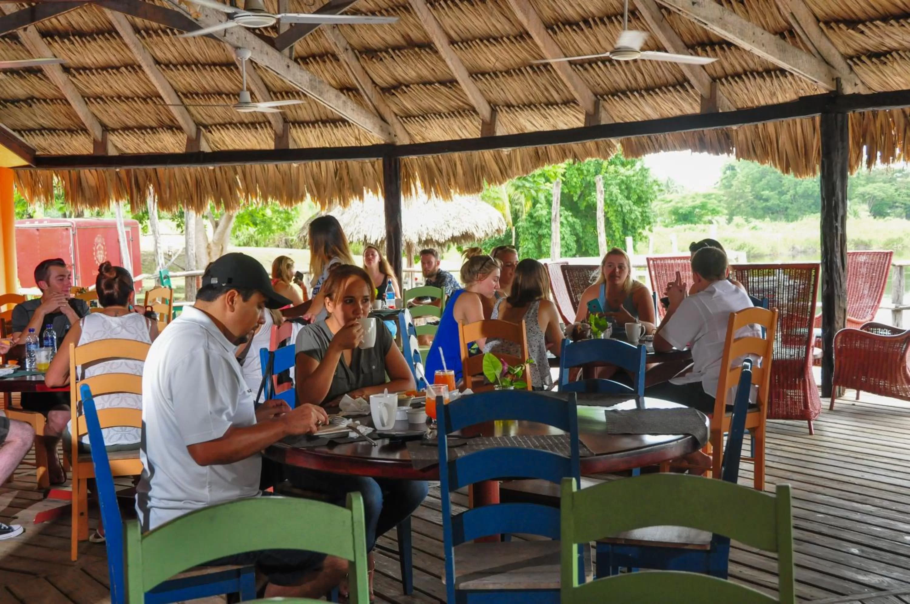 Restaurant/places to eat in Lamanai Hotel & Marina