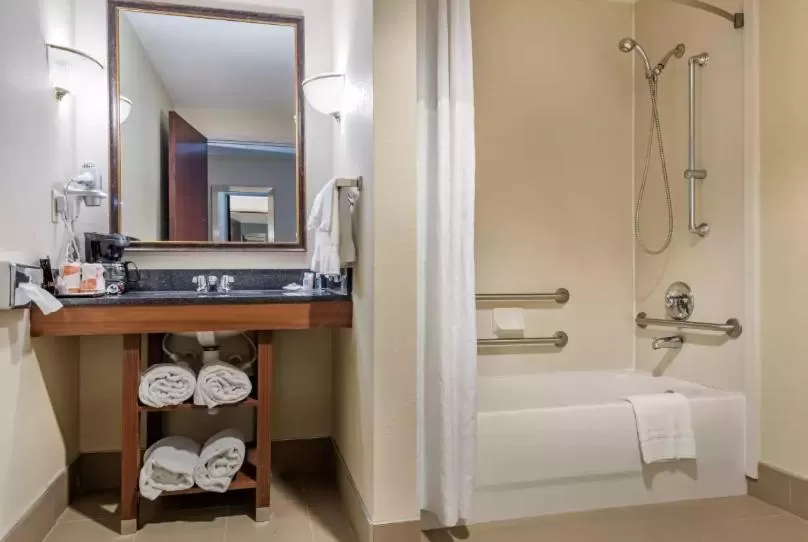 Holiday Inn Express & Suites Hebron - Cincinnati Airport by IHG