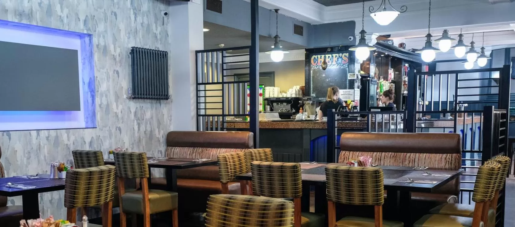 Food and drinks in The City Hotel