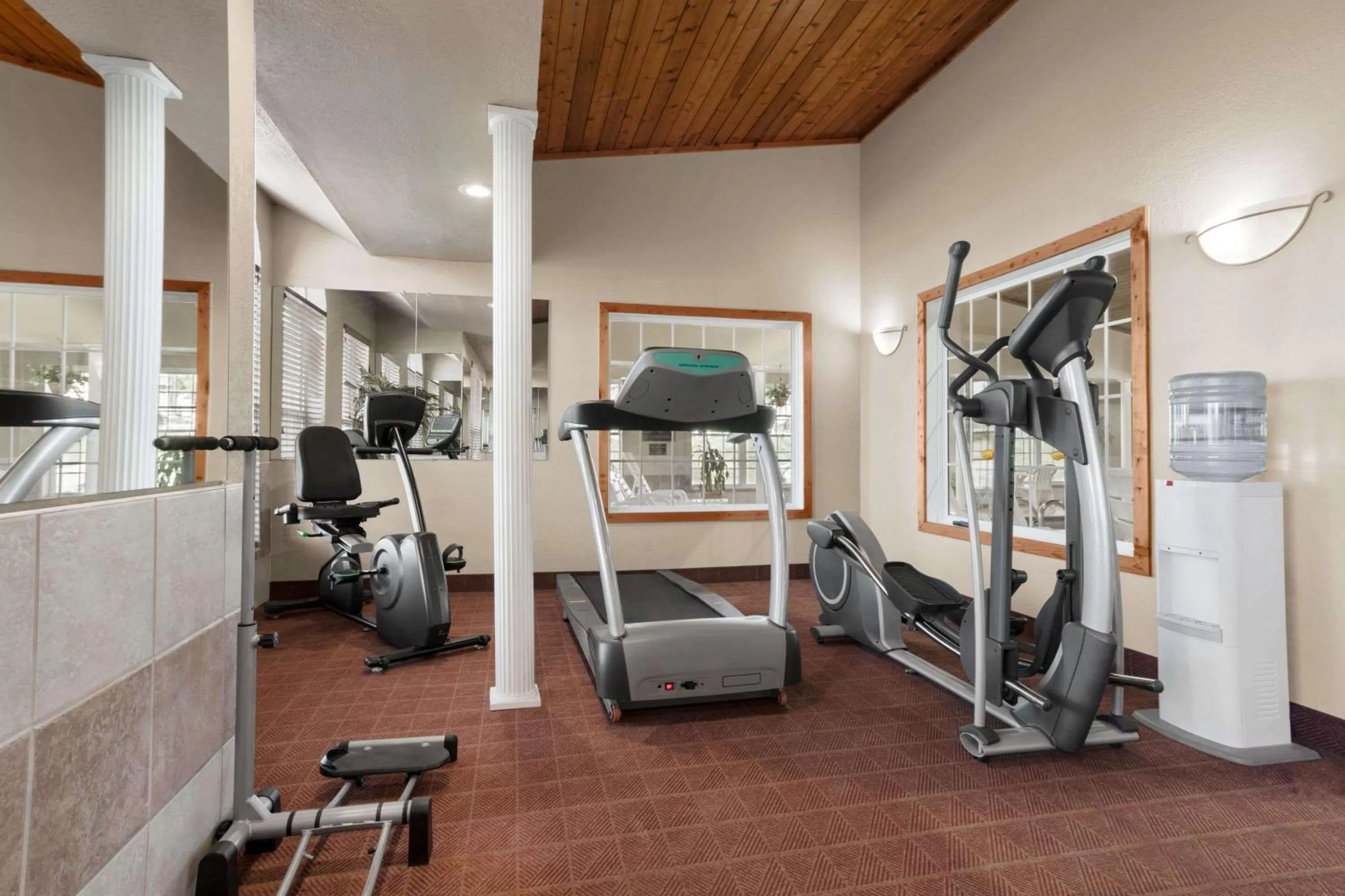 Fitness centre/facilities in Ramada by Wyndham Elizabethtown