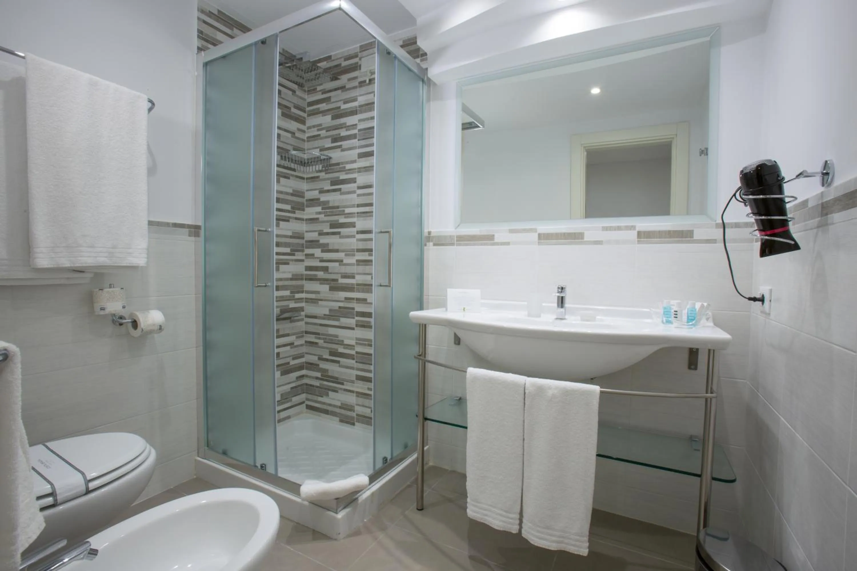 Toilet in Grand Hotel Costa Brada