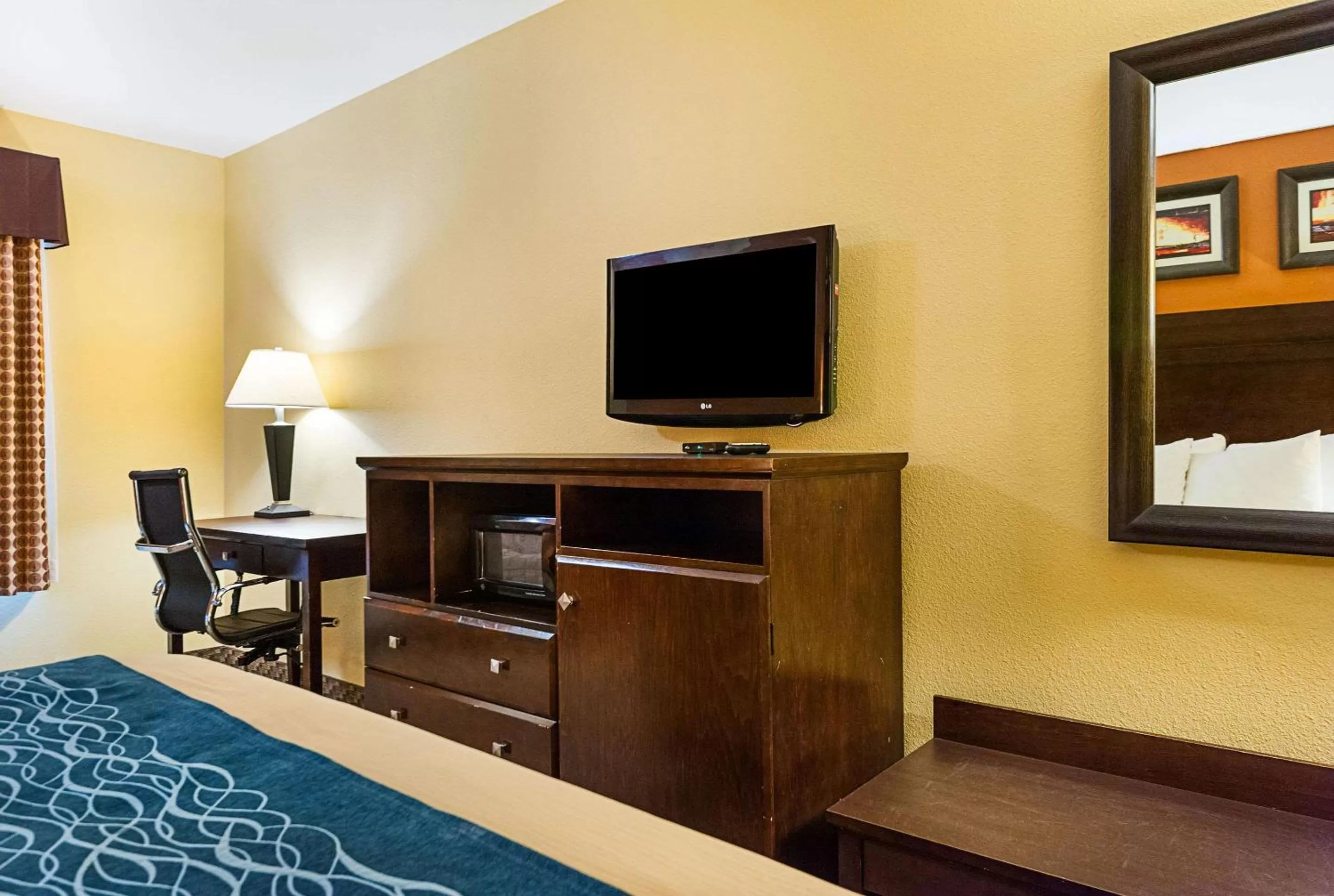 King Room - Non-Smoking in Quality Inn Opelousas