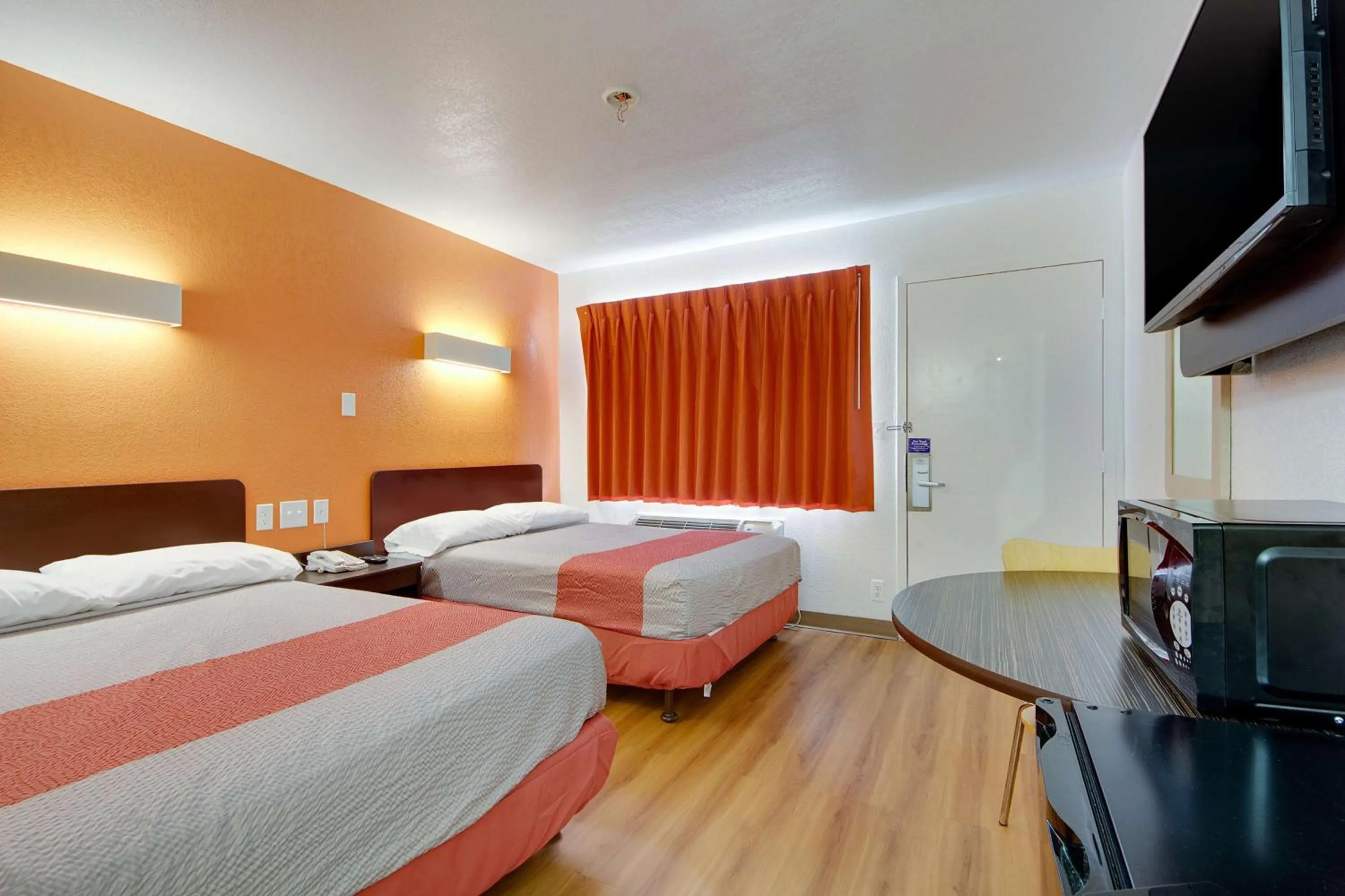 TV and multimedia, Bed in Avera Suites