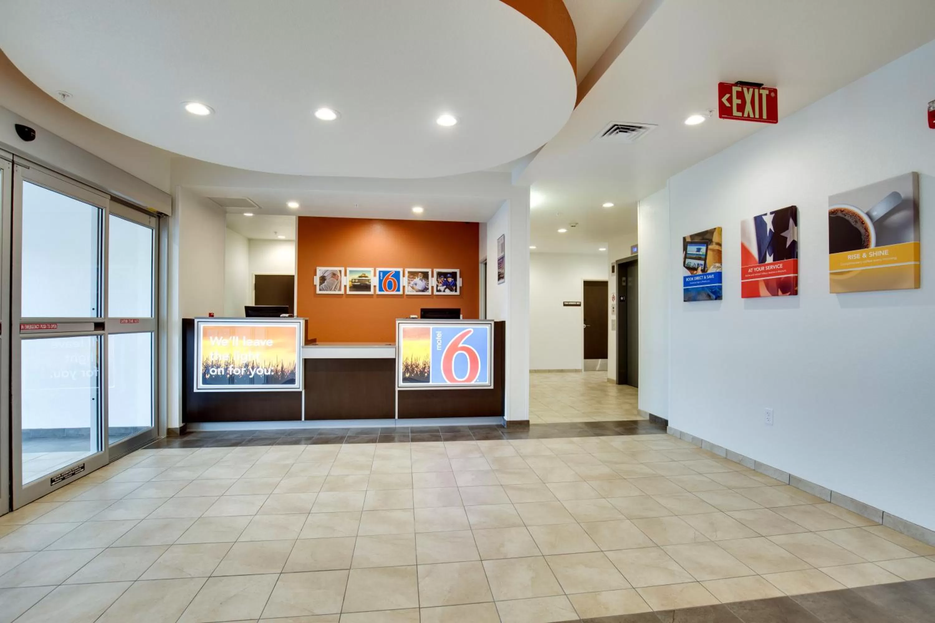 Lobby or reception in Motel 6 Poplar Bluff, MO
