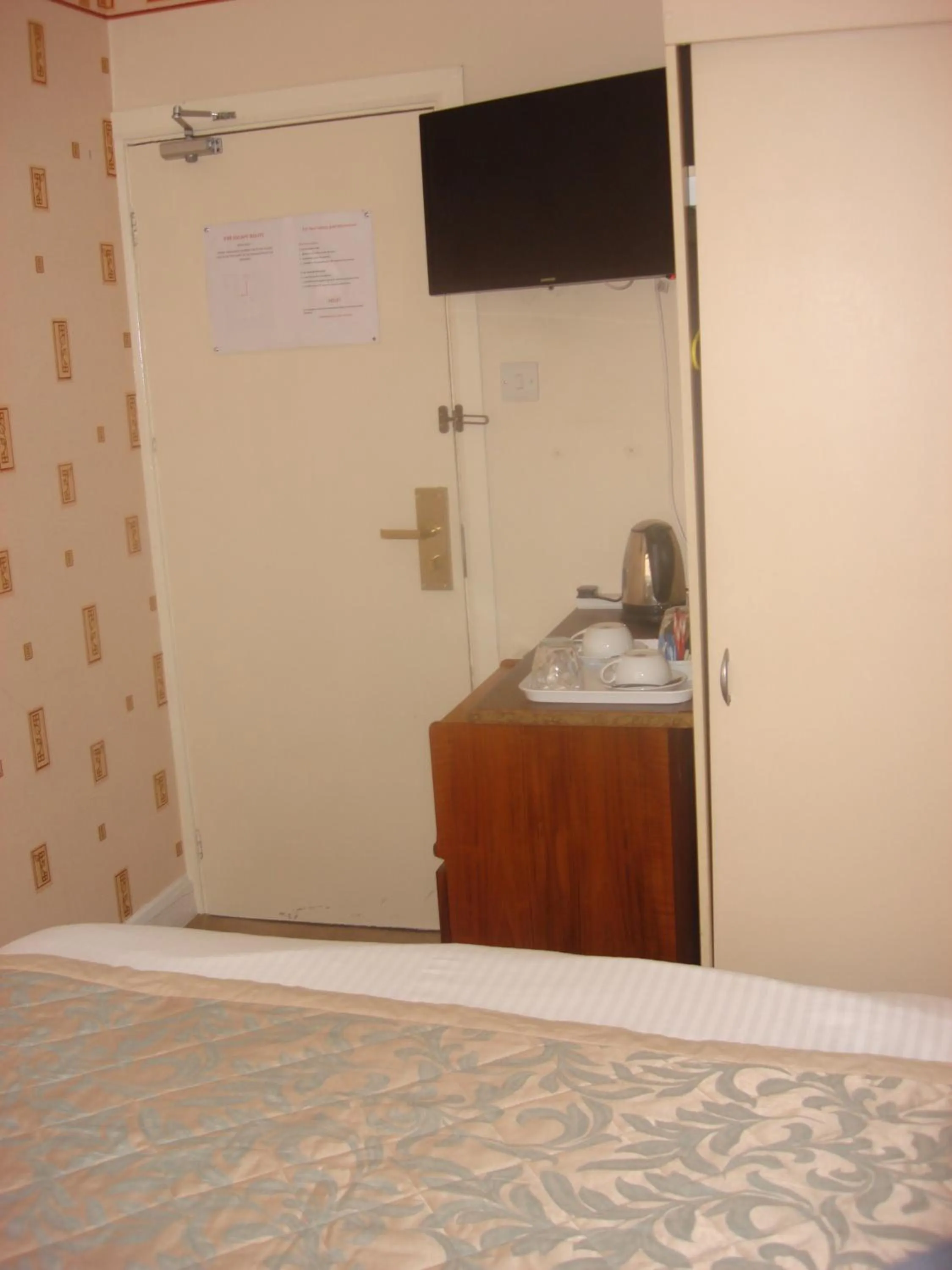 Coffee/tea facilities in Yellow Mountain Hotel