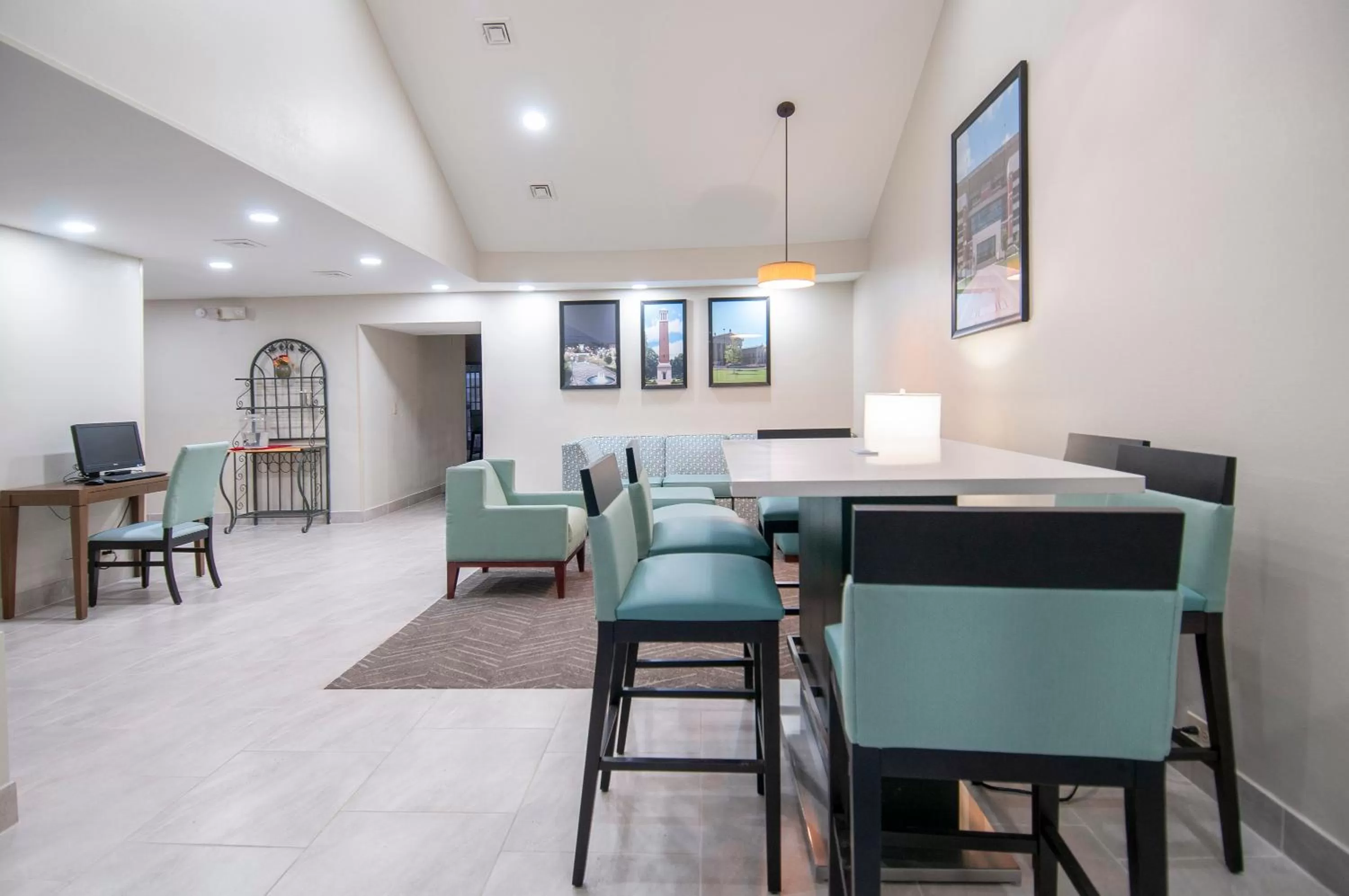 Lobby or reception in Baymont by Wyndham Tuscaloosa
