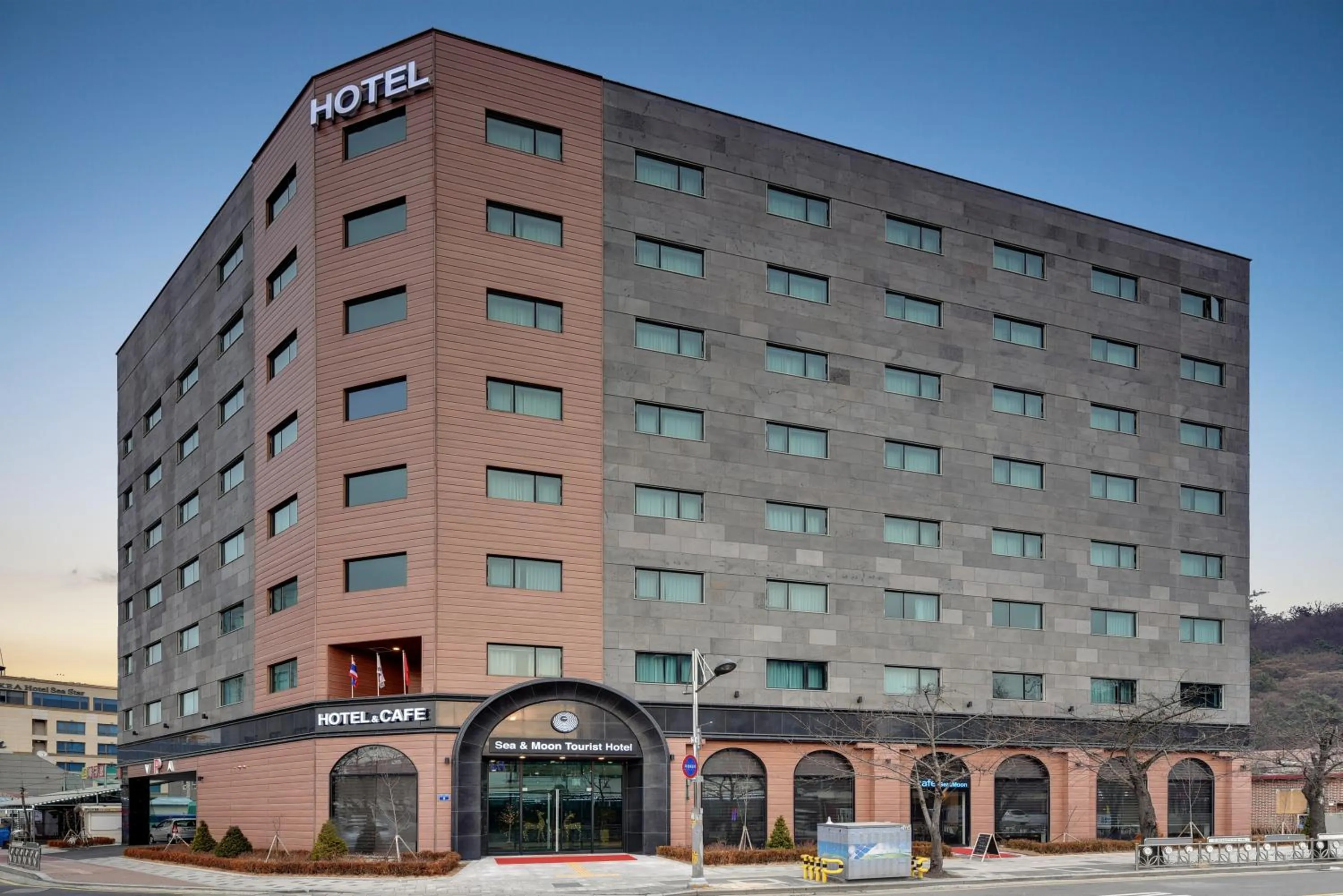 Property building in Sea Moon Tourist Hotel