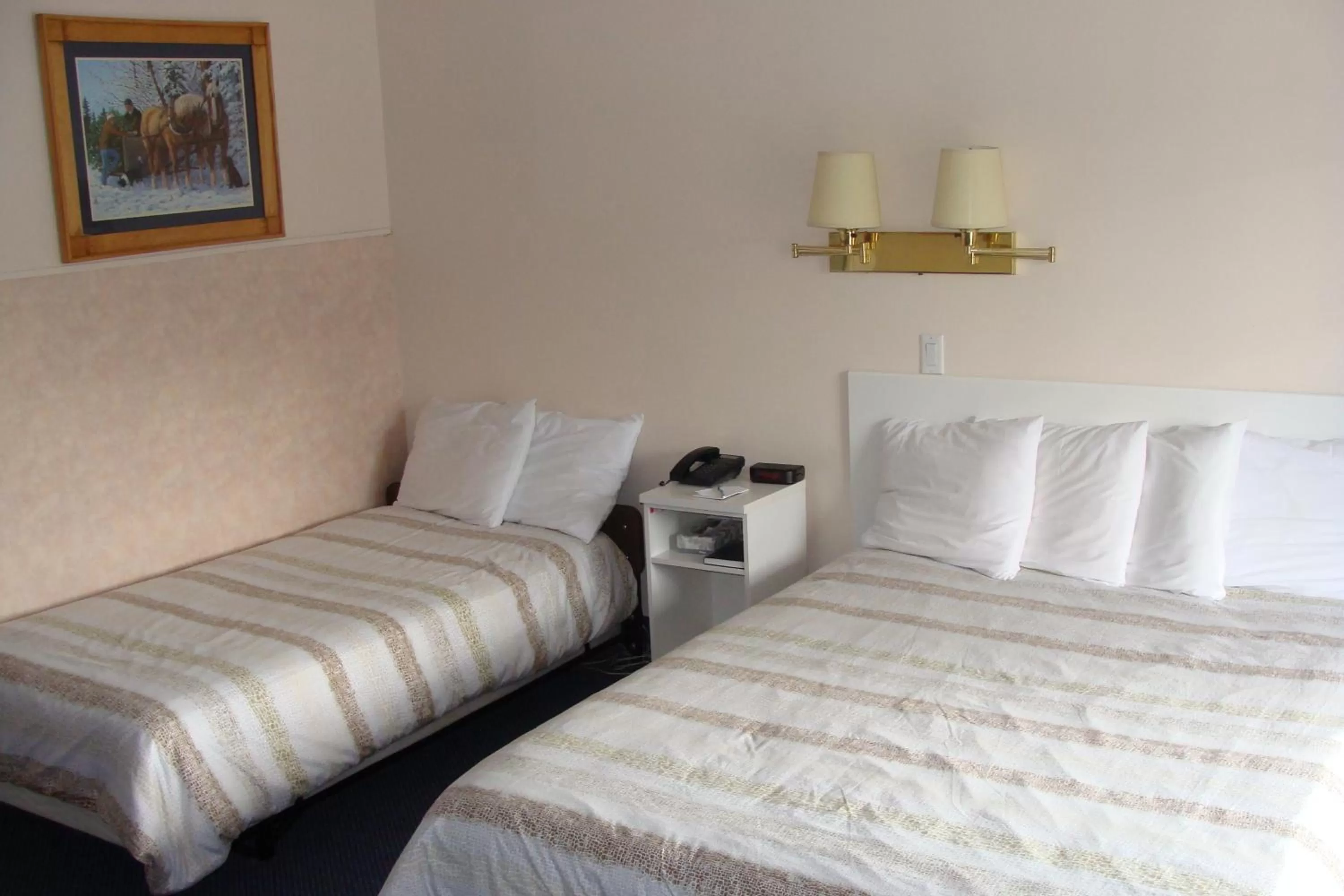 Decorative detail, Bed in Leisure Inn