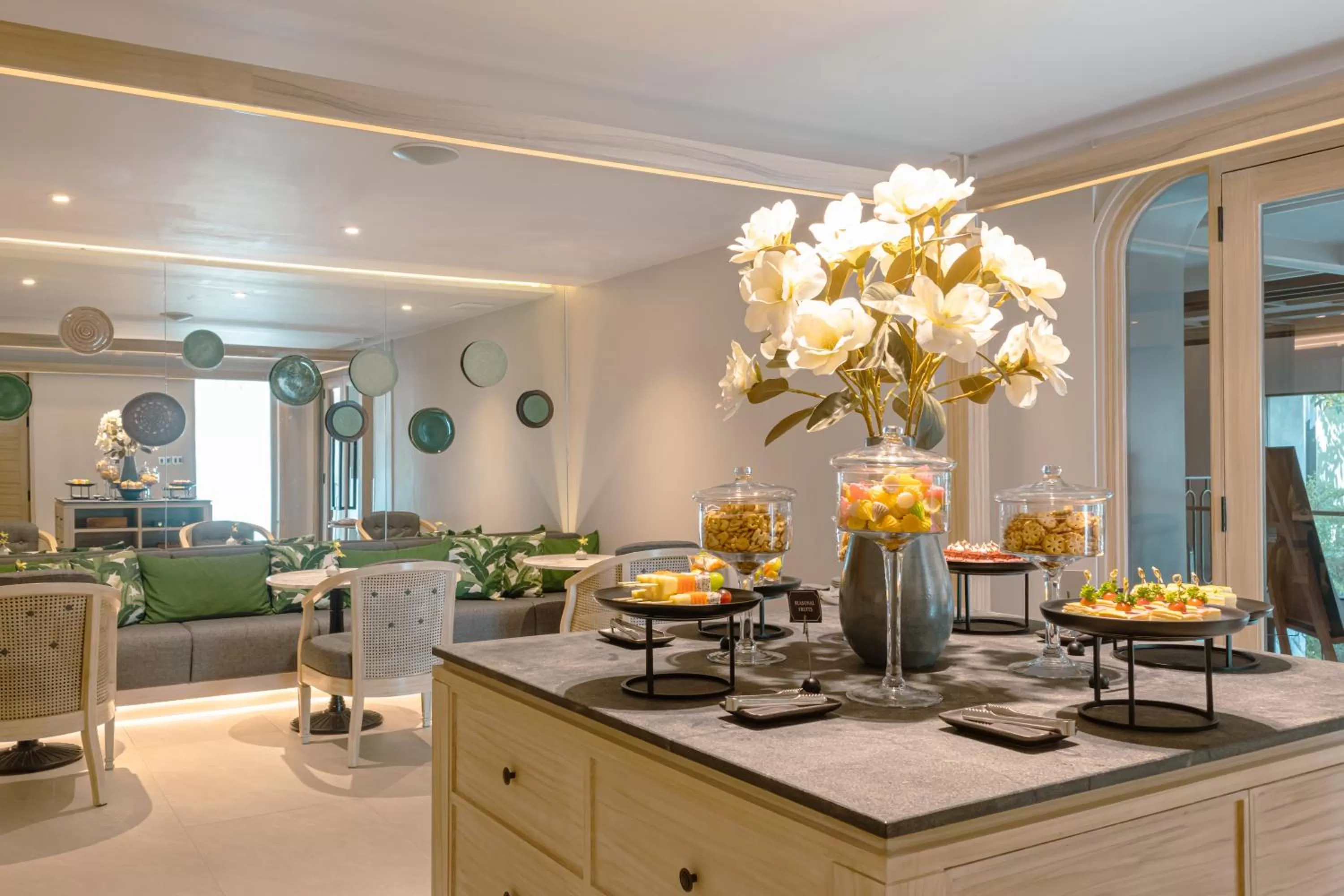 Lounge or bar in Maladee Rendezvous Hotel Chiang Mai